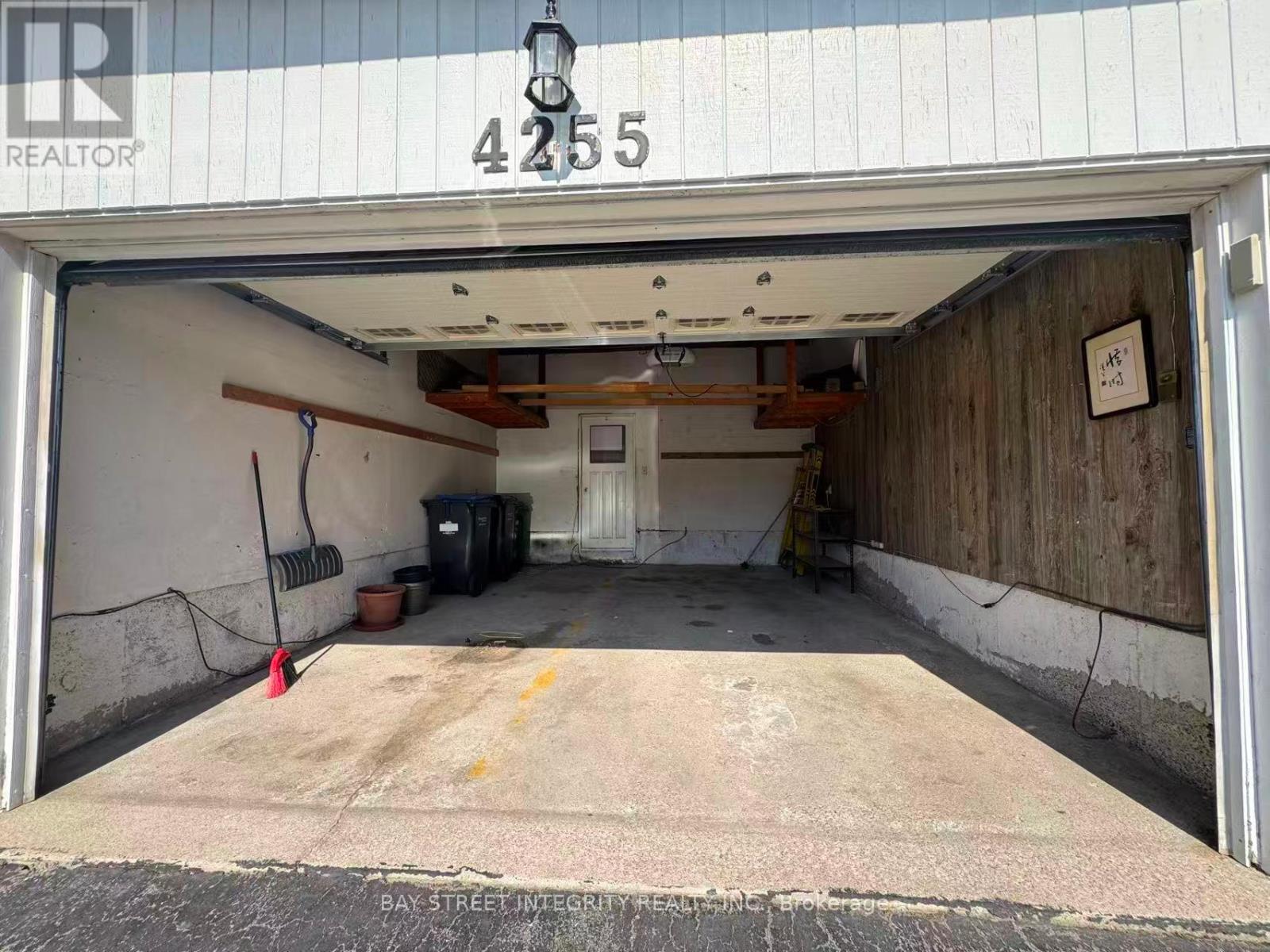 4255 Wakefield Crescent, Mississauga, Ontario  L5C 4M5 - Photo 30 - W12962518