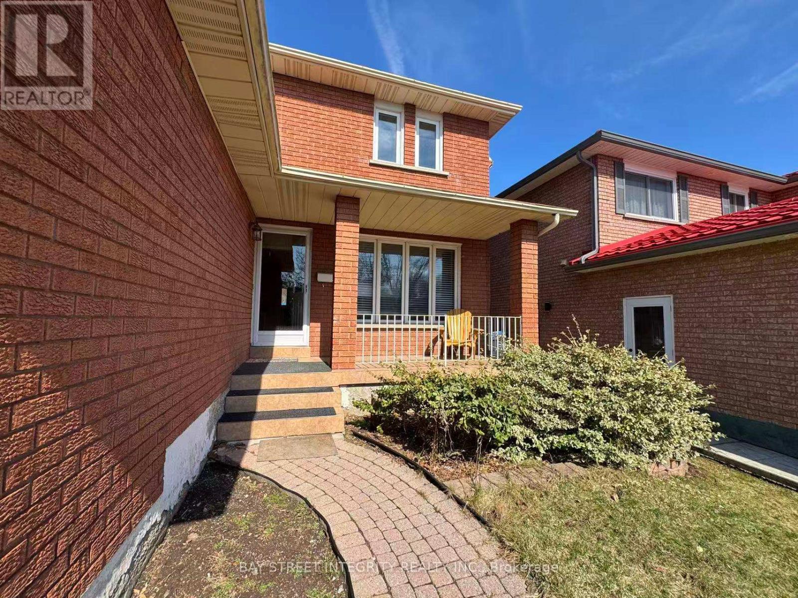 4255 Wakefield Crescent, Mississauga, Ontario  L5C 4M5 - Photo 4 - W12962518