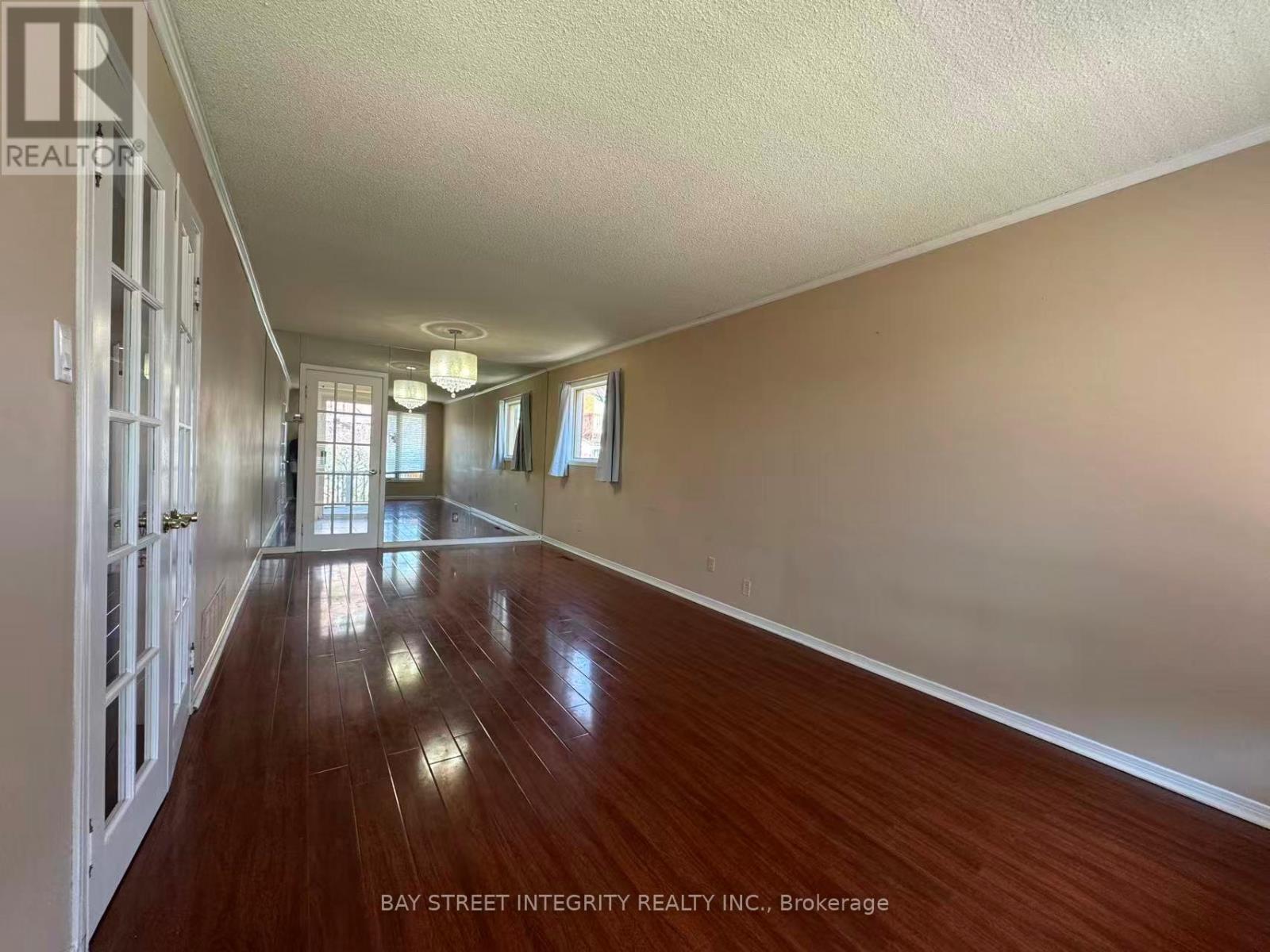 4255 Wakefield Crescent, Mississauga, Ontario  L5C 4M5 - Photo 6 - W12962518