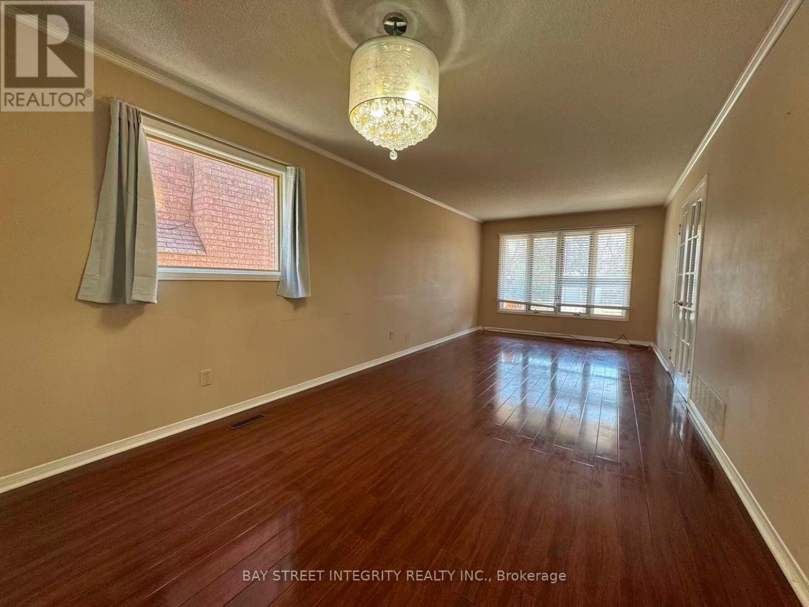 4255 Wakefield Crescent, Mississauga, Ontario  L5C 4M5 - Photo 7 - W12962518