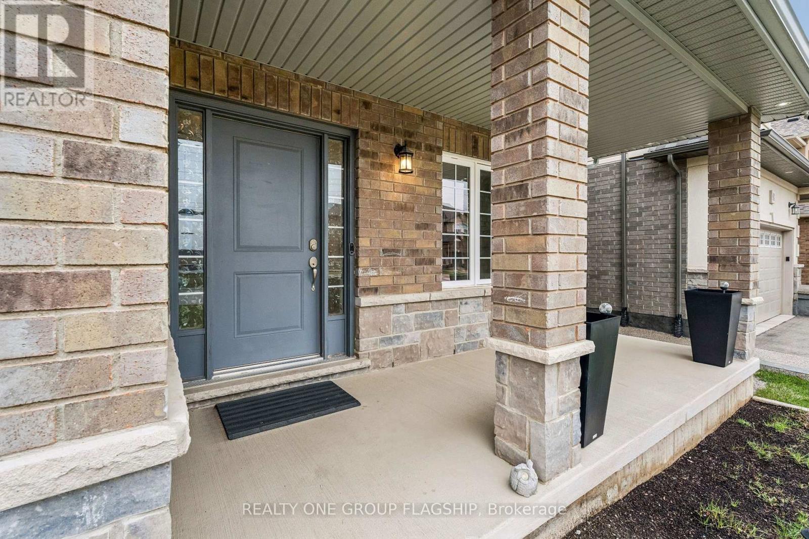 87 Dolomiti Court, Hamilton, Ontario  L0R 1P0 - Photo 3 - X12962526