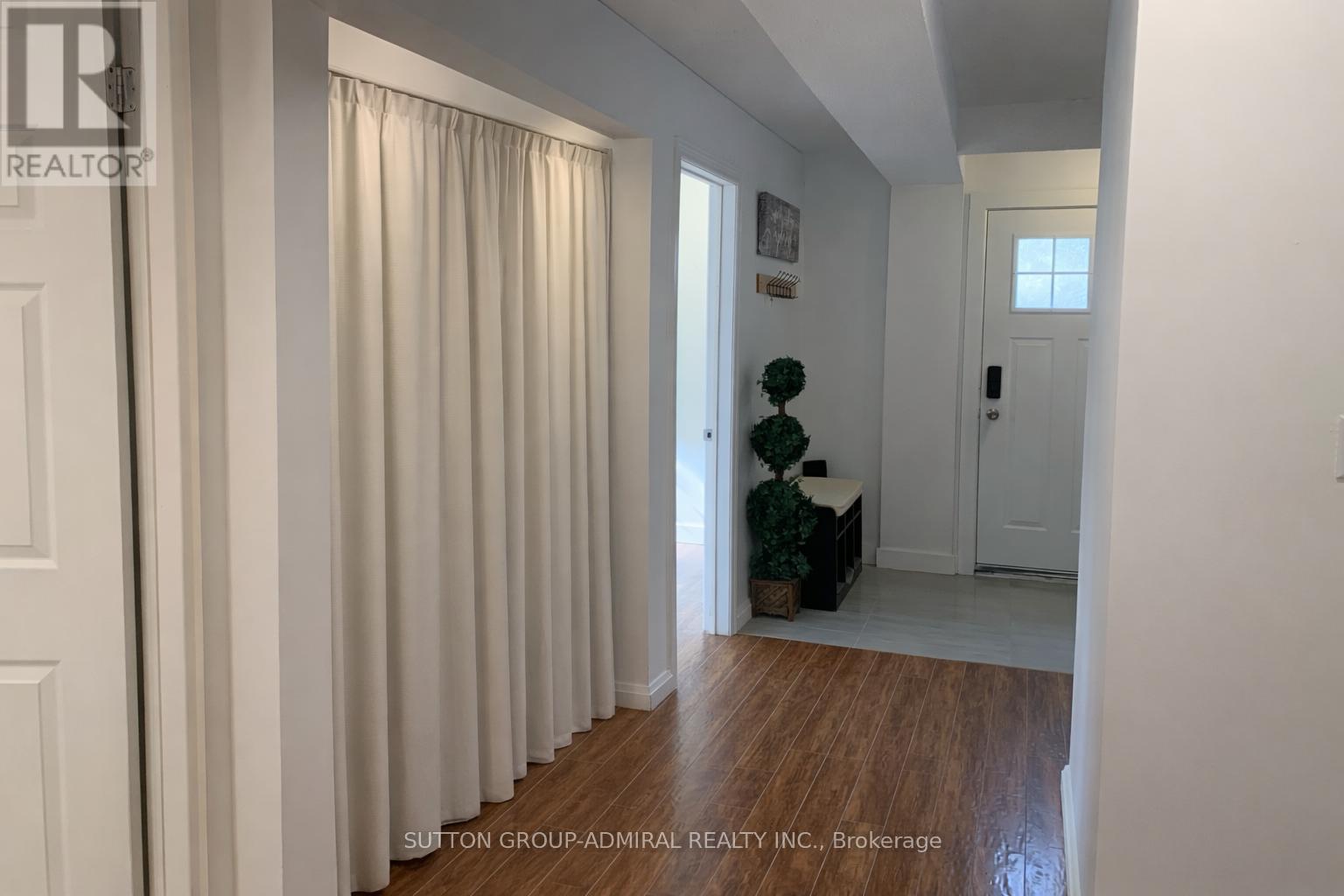 101 Merna Avenue, Hamilton, Ontario  L8S 2L1 - Photo 2 - X12962540