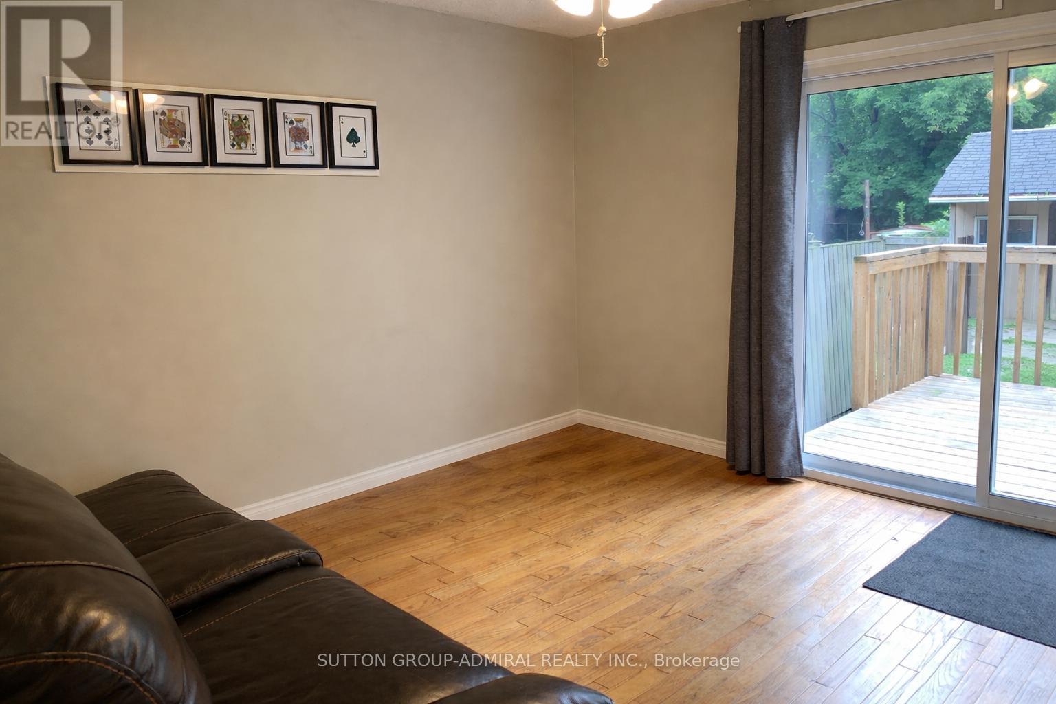 101 Merna Avenue, Hamilton, Ontario  L8S 2L1 - Photo 6 - X12962540