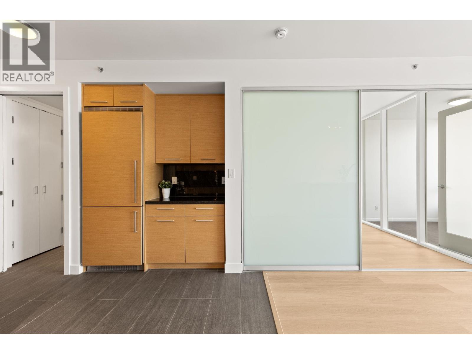 Listing Picture 6 of 30 : 308 2528 MAPLE STREET, Vancouver / 溫哥華 - 魯藝地產 Yvonne Lu Group - MLS Medallion Club Member