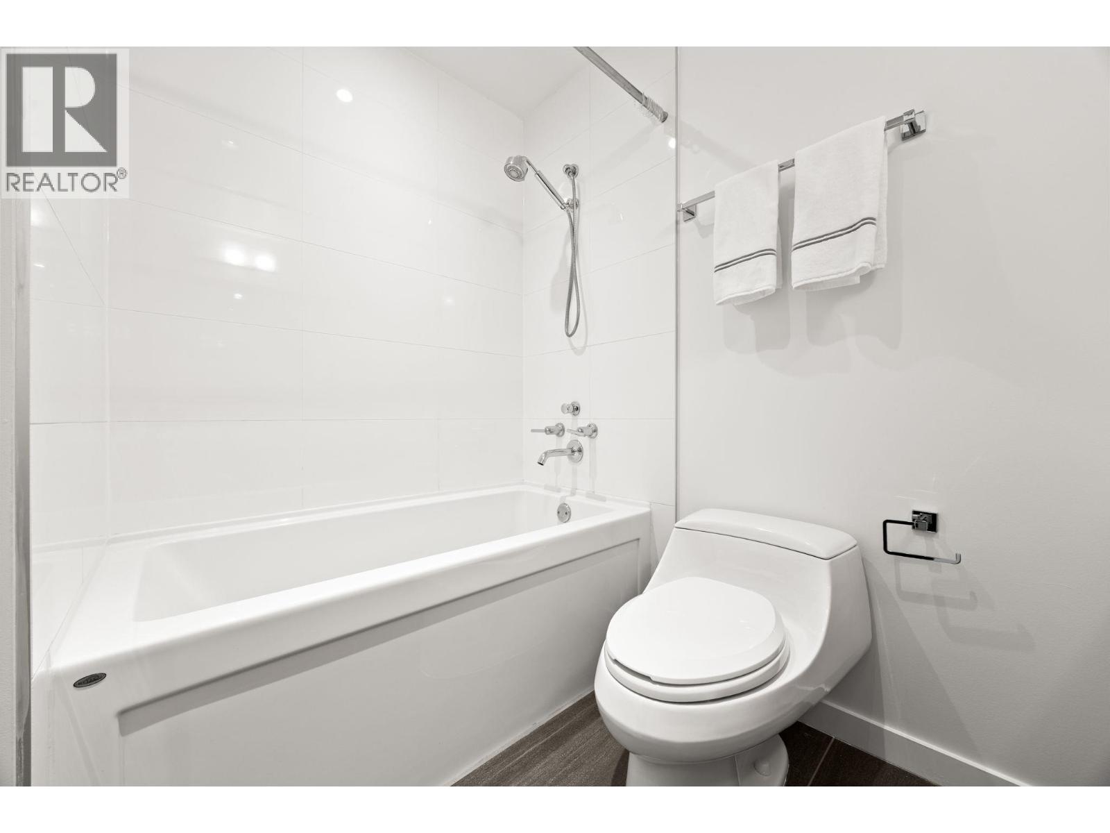 Listing Picture 18 of 30 : 308 2528 MAPLE STREET, Vancouver / 溫哥華 - 魯藝地產 Yvonne Lu Group - MLS Medallion Club Member