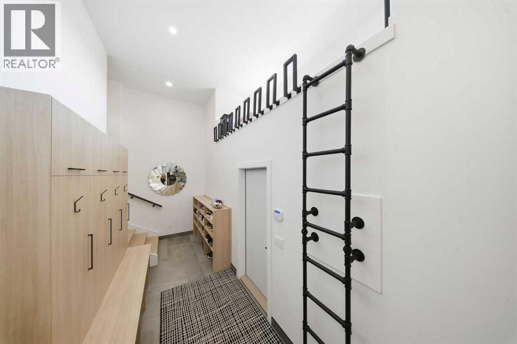 15 Elveden Place SW, Calgary, Alberta  T3H 0L1 - Photo 19 - A2297111