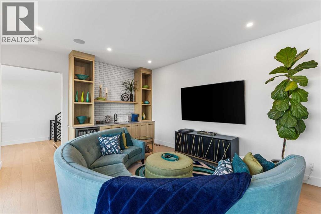 15 Elveden Place SW, Calgary, Alberta  T3H 0L1 - Photo 21 - A2297111