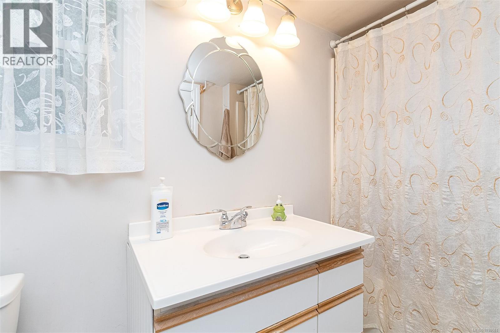 4040 Holland Ave, Saanich, British Columbia  V8Z 5K1 - Photo 56 - 1030581