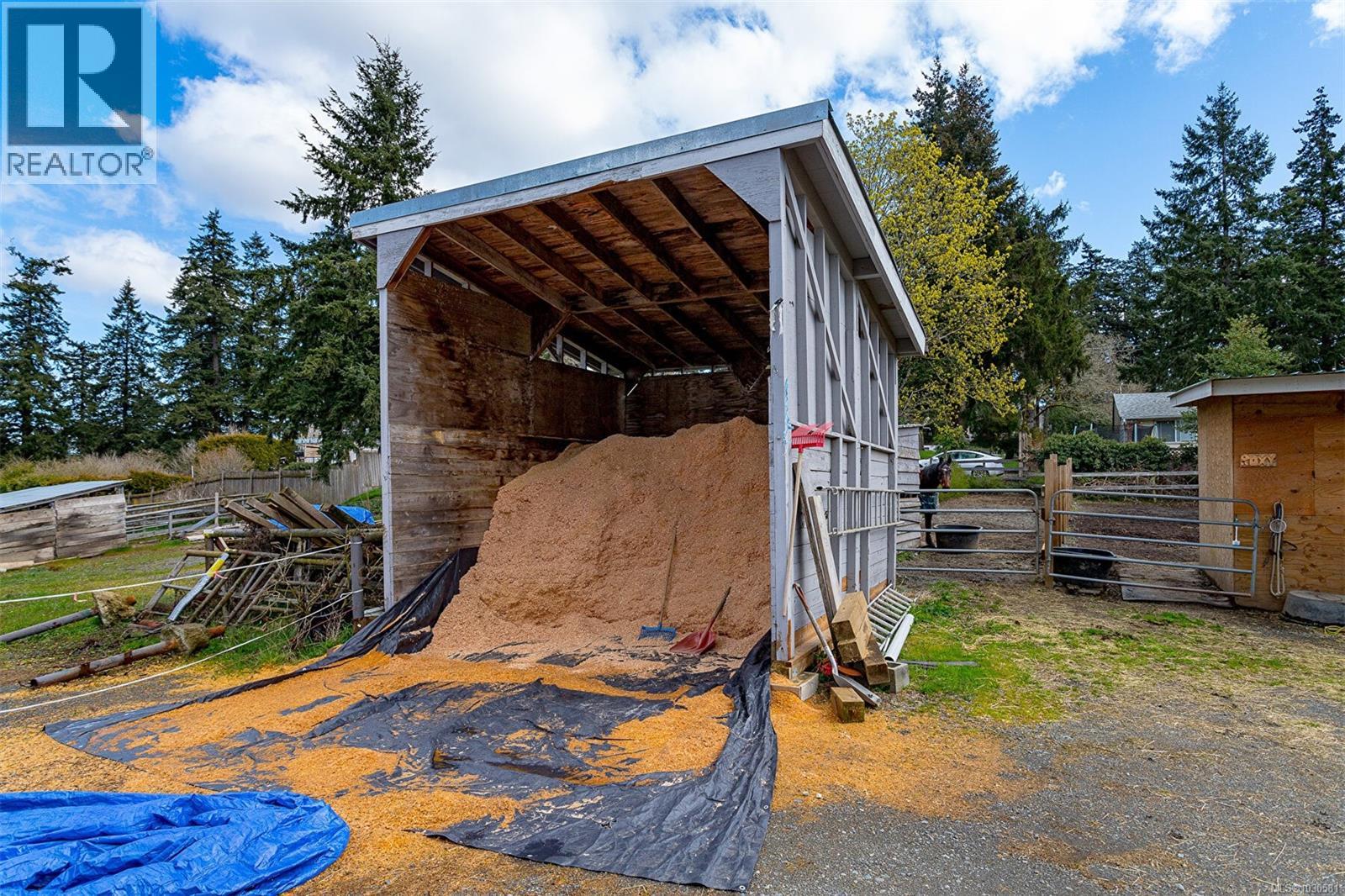 4040 Holland Ave, Saanich, British Columbia  V8Z 5K1 - Photo 73 - 1030581