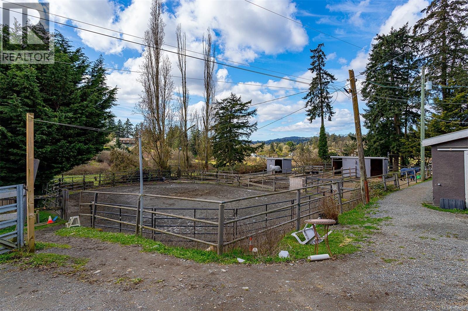 4040 Holland Ave, Saanich, British Columbia  V8Z 5K1 - Photo 71 - 1030581