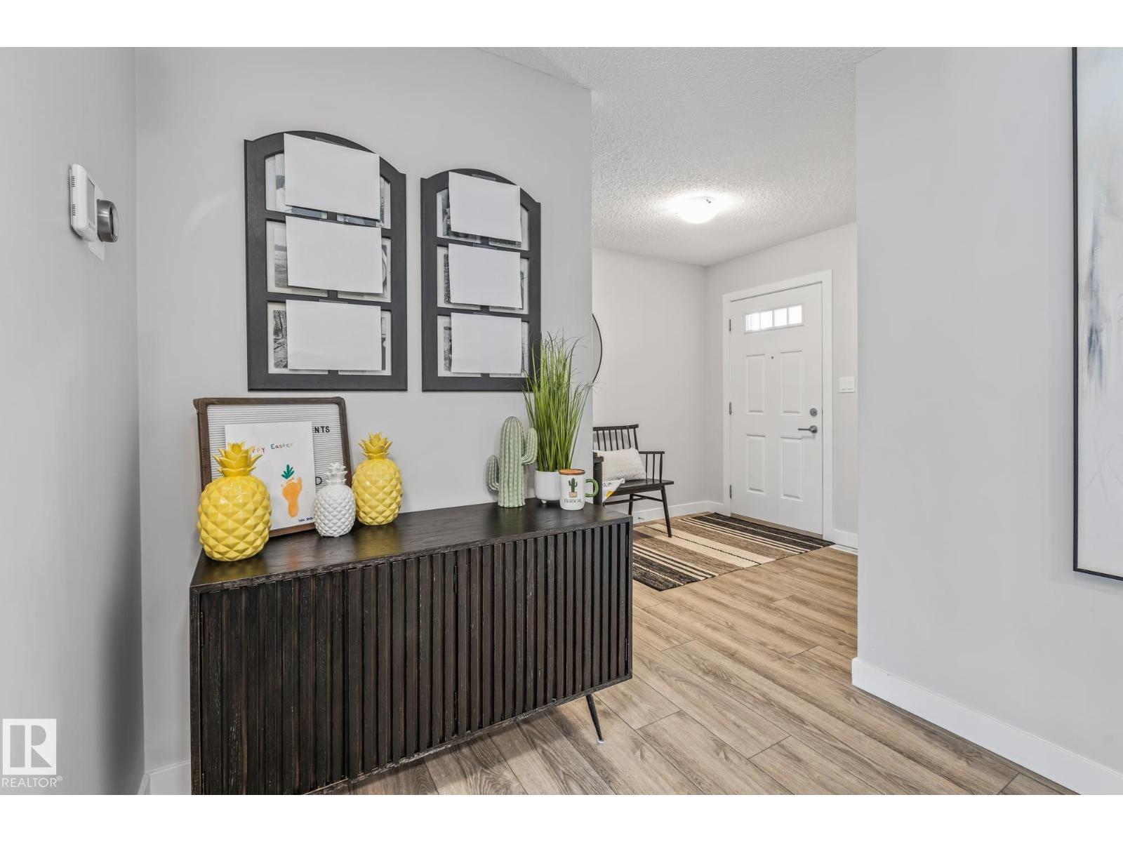 856 Ebbers Cr Nw, Edmonton, Alberta  T5Y 3V2 - Photo 4 - E4480842