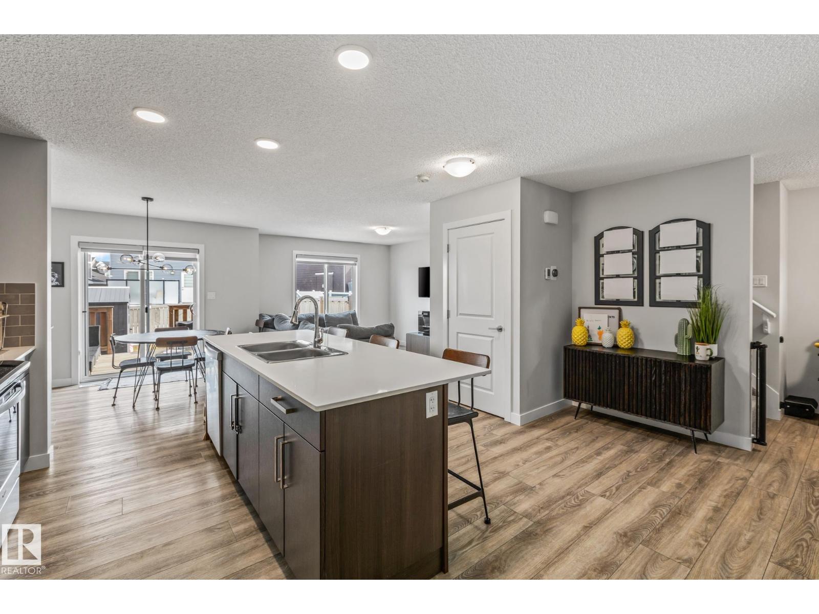 856 Ebbers Cr Nw, Edmonton, Alberta  T5Y 3V2 - Photo 6 - E4480842