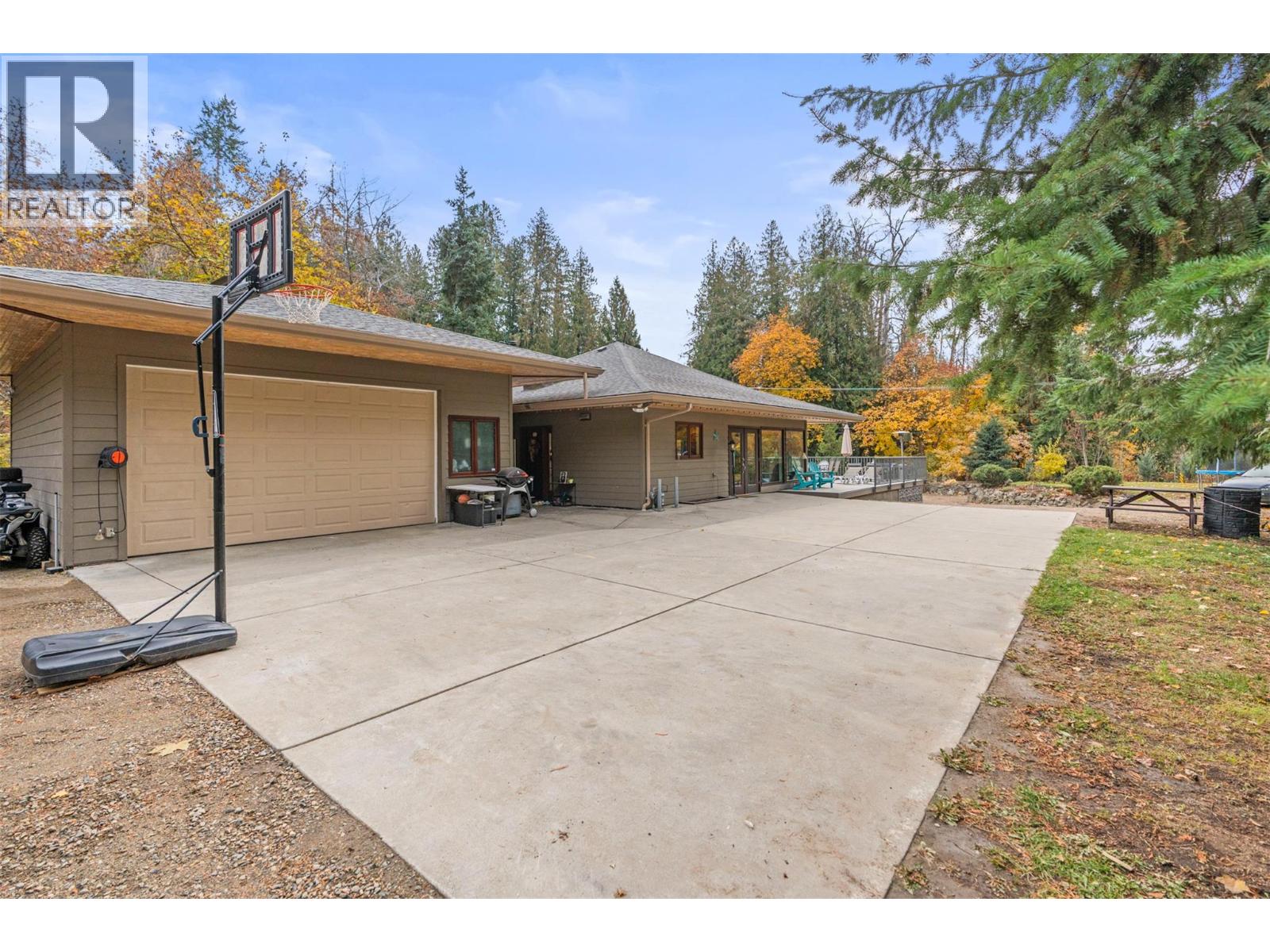 5615 East Vernon Road, Vernon, British Columbia  V1B 3K1 - Photo 58 - 10367649