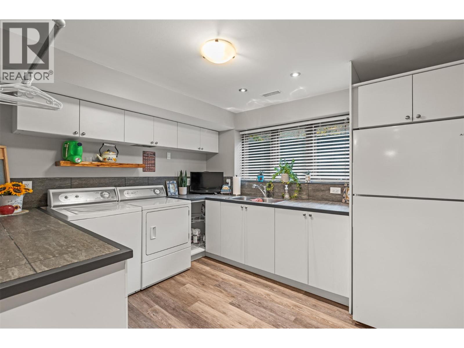 5615 East Vernon Road, Vernon, British Columbia  V1B 3K1 - Photo 52 - 10367649