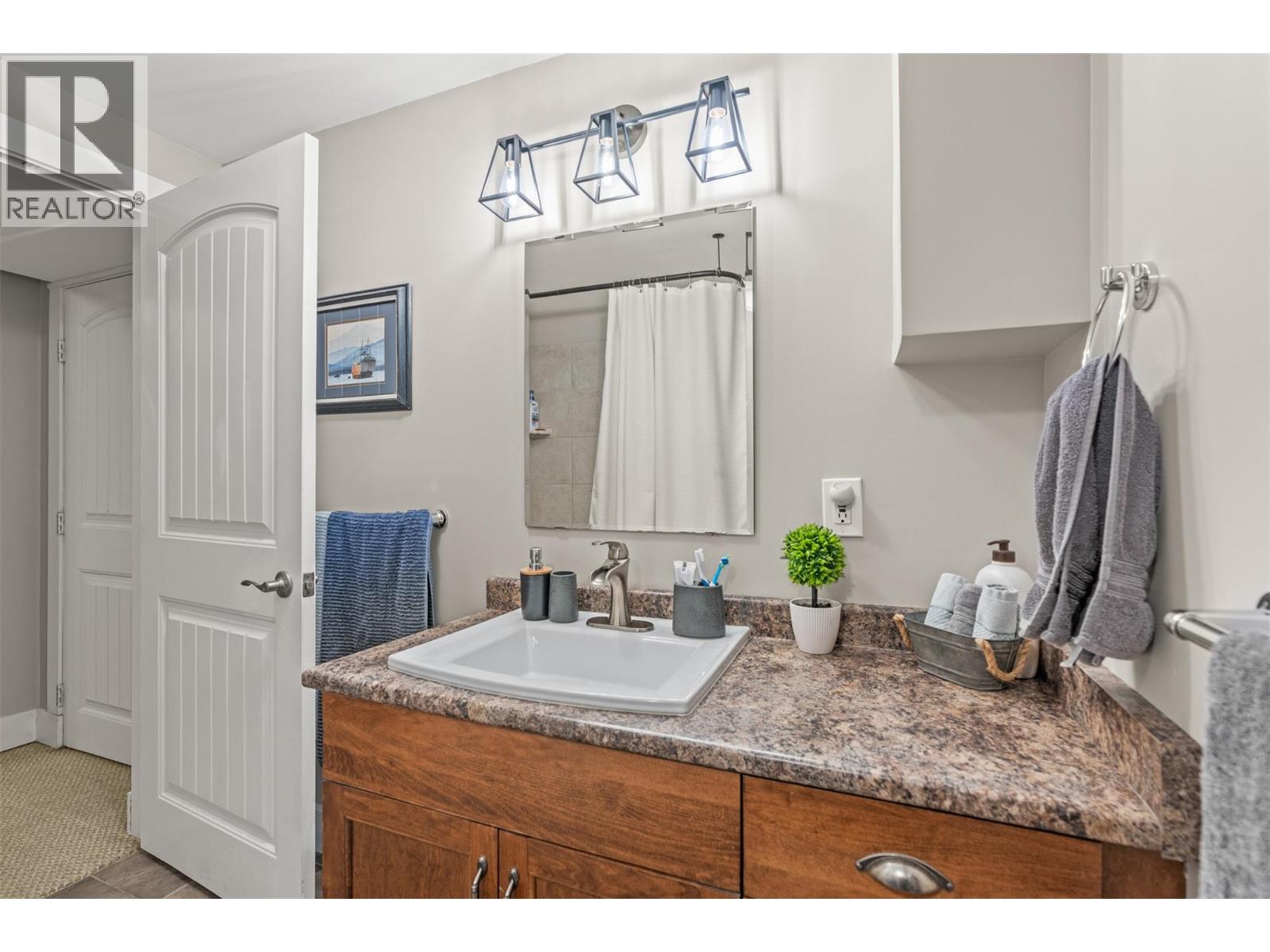 5615 East Vernon Road, Vernon, British Columbia  V1B 3K1 - Photo 49 - 10367649