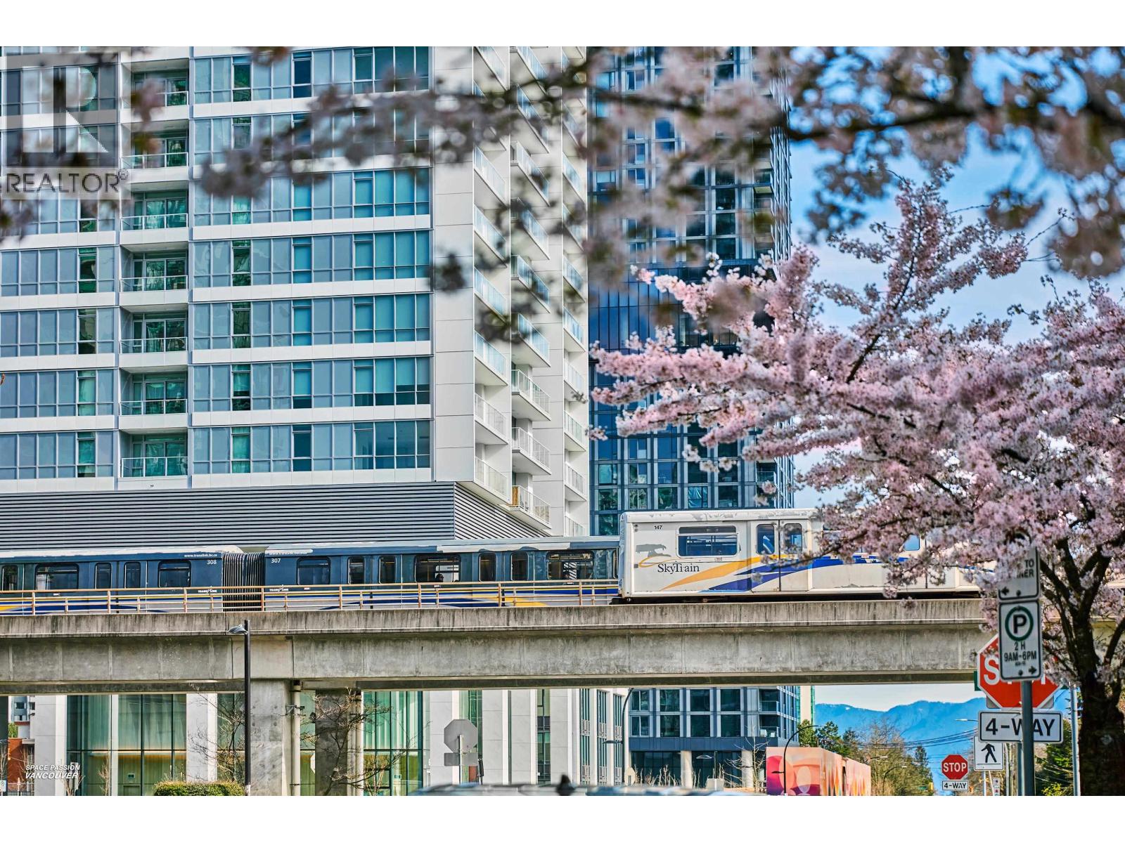 3706 6087 Wilson Avenue, Burnaby, British Columbia  V5H 0M1 - Photo 3 - R3106748