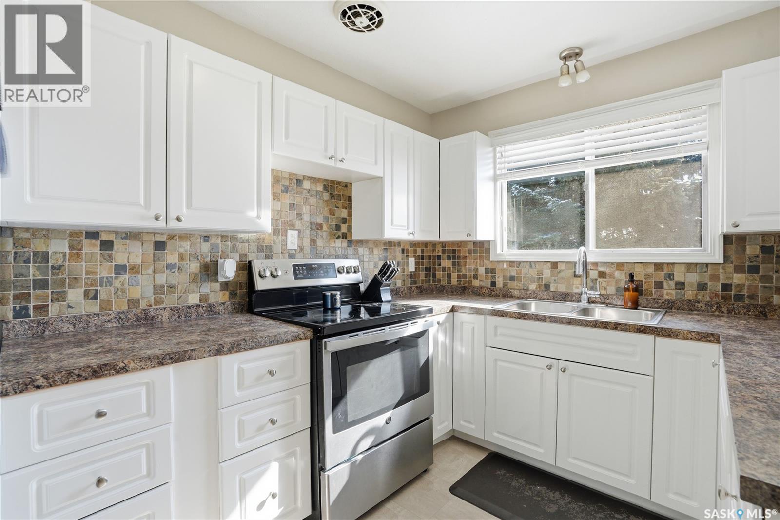 3a & 3b Bateman Crescent, Saskatoon, Saskatchewan  S7H 3C7 - Photo 10 - SK032091