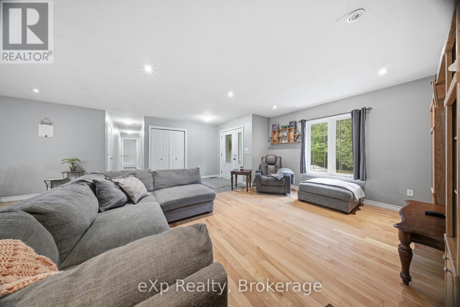 90806 Driftwood Beach Road, Howick, Ontario  N0G 1M0 - Photo 10 - X12962568