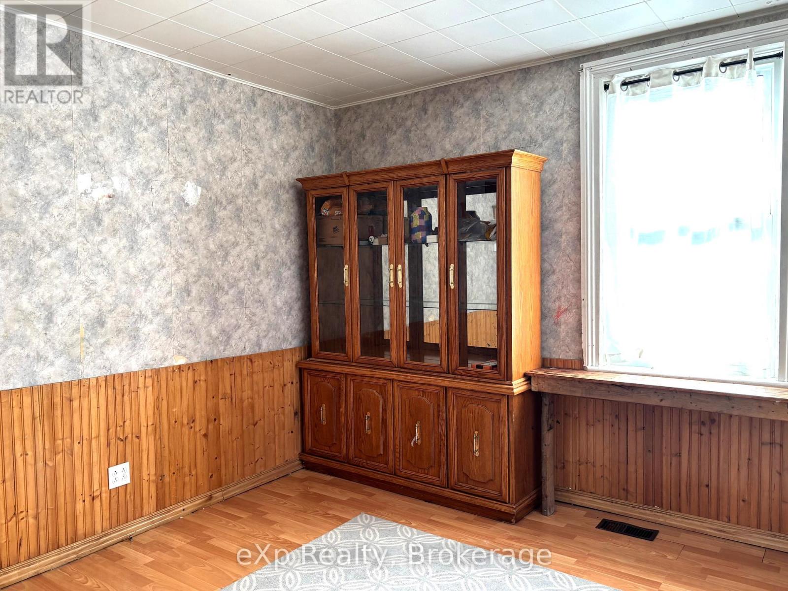 28 Queen Street W, Brockton, Ontario  N0G 1S0 - Photo 16 - X12962614