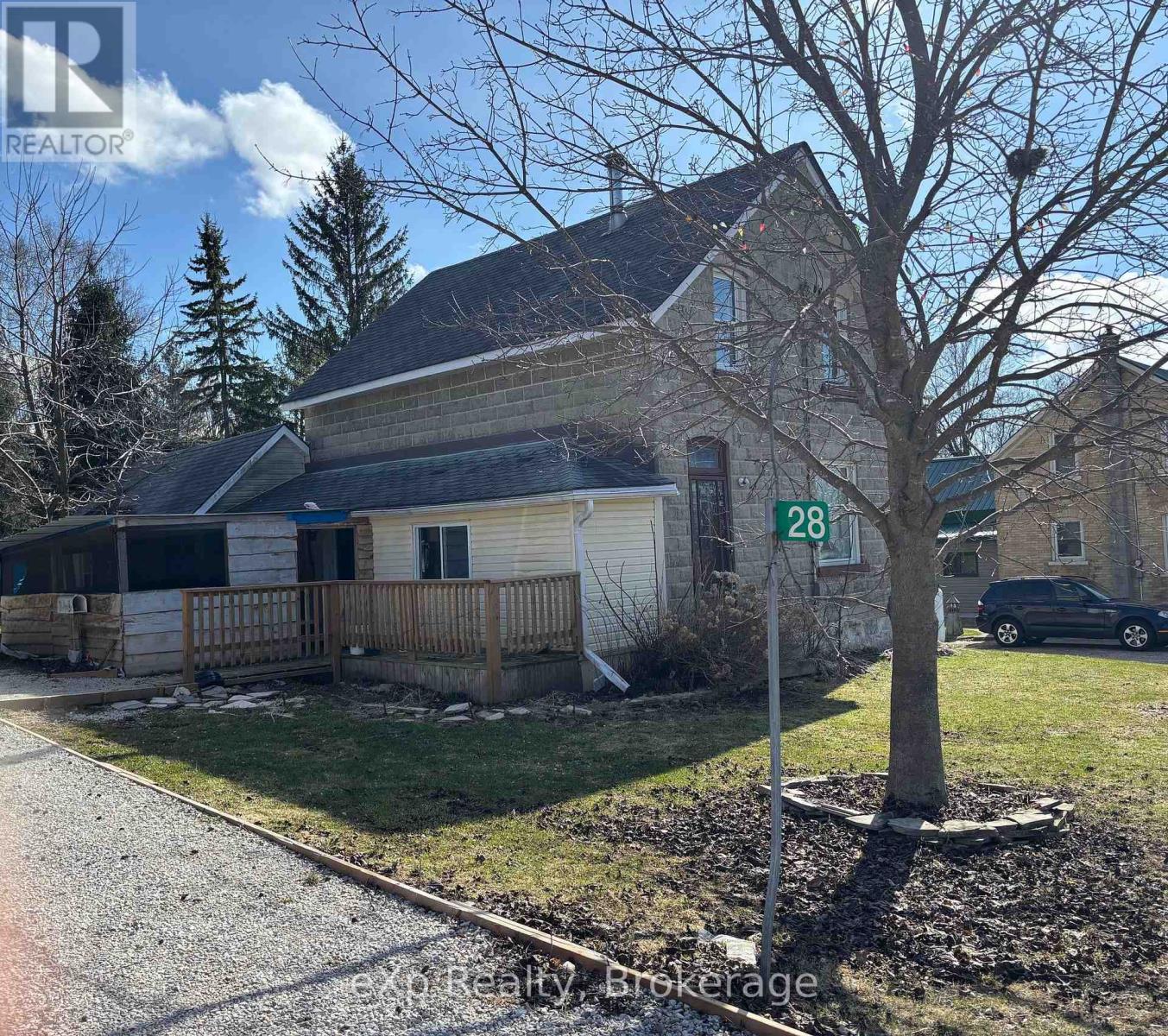 28 Queen Street W, Brockton, Ontario  N0G 1S0 - Photo 2 - X12962614
