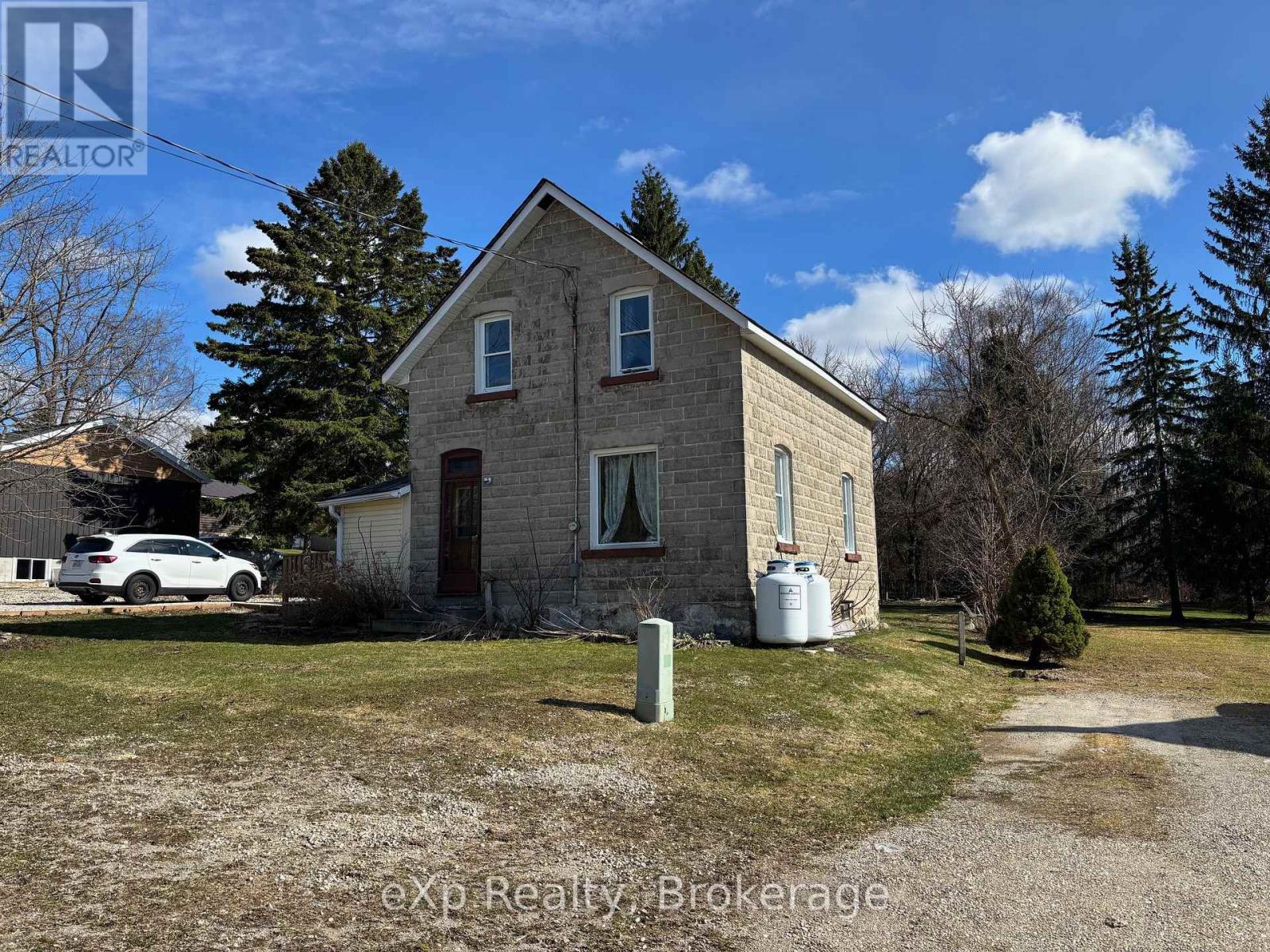 28 Queen Street W, Brockton, Ontario  N0G 1S0 - Photo 3 - X12962614