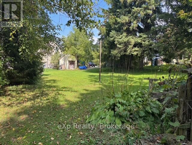 28 Queen Street W, Brockton, Ontario  N0G 1S0 - Photo 7 - X12962614