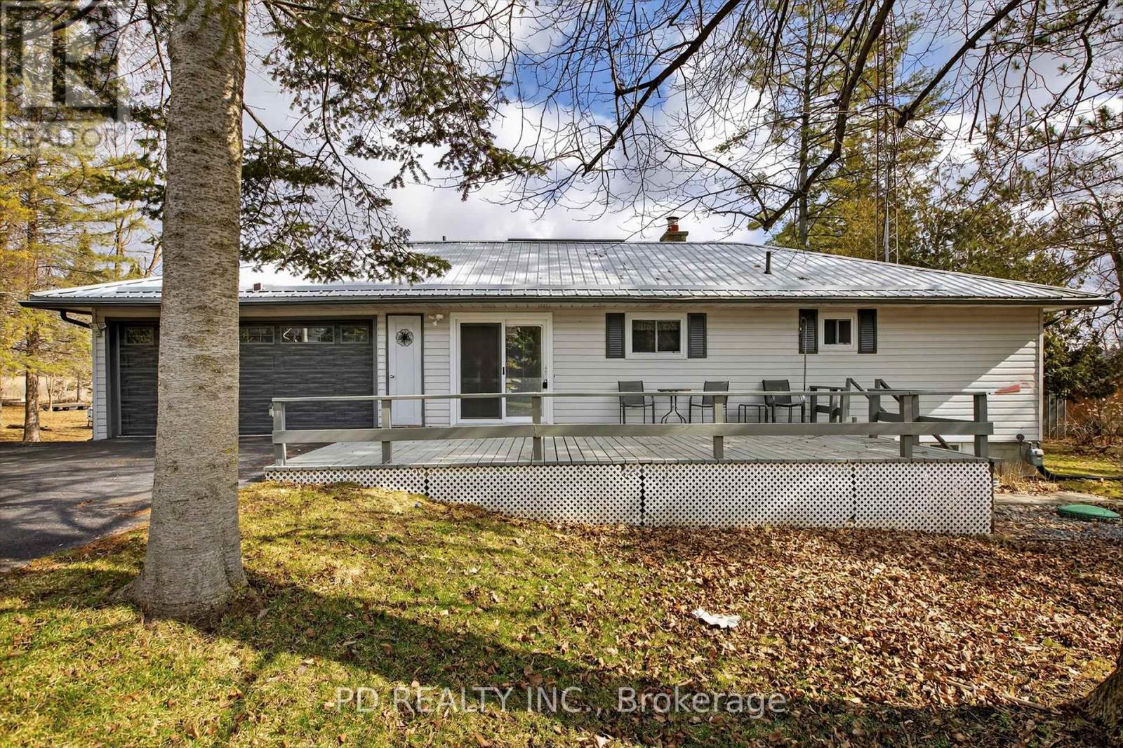 200 Charlore Park Drive, Kawartha Lakes, Ontario  K0L 2W0 - Photo 2 - X12962642