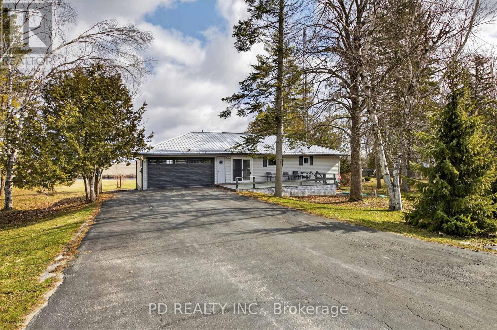 200 Charlore Park Drive, Kawartha Lakes, Ontario  K0L 2W0 - Photo 5 - X12962642