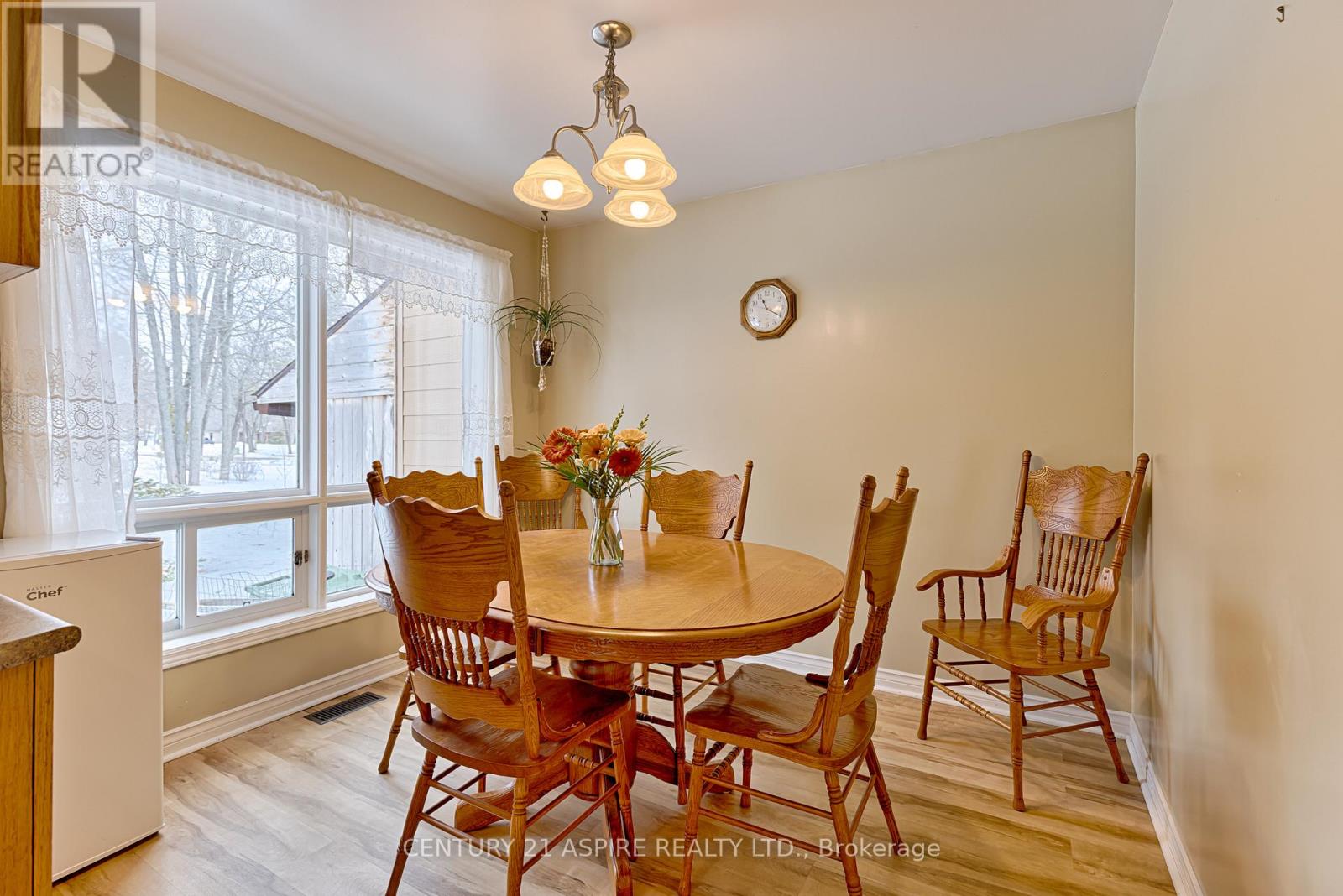 32 Country Lane, Petawawa, Ontario K8H 3J9 - Photo 14 - X12962610