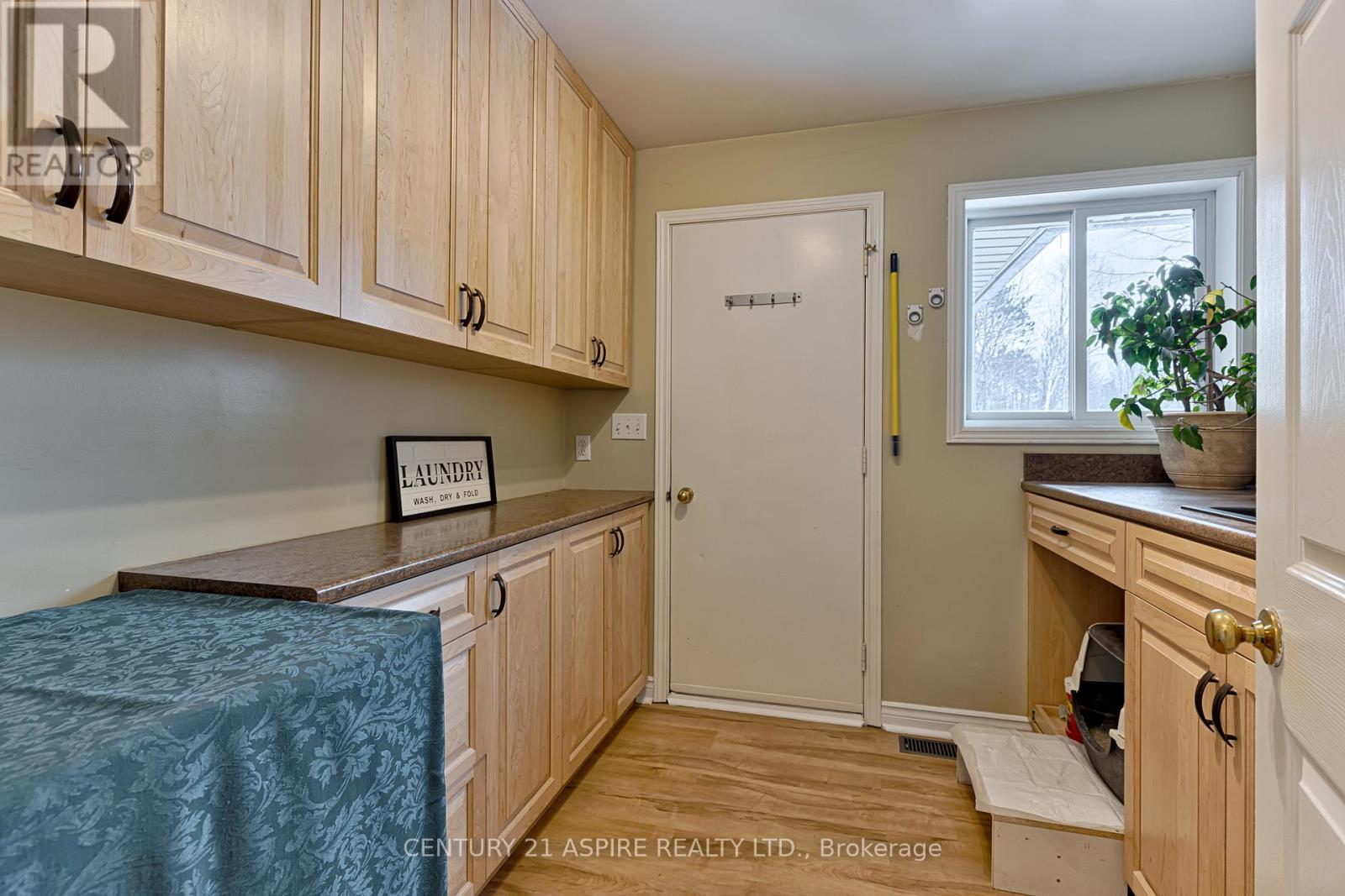 32 Country Lane, Petawawa, Ontario K8H 3J9 - Photo 17 - X12962610