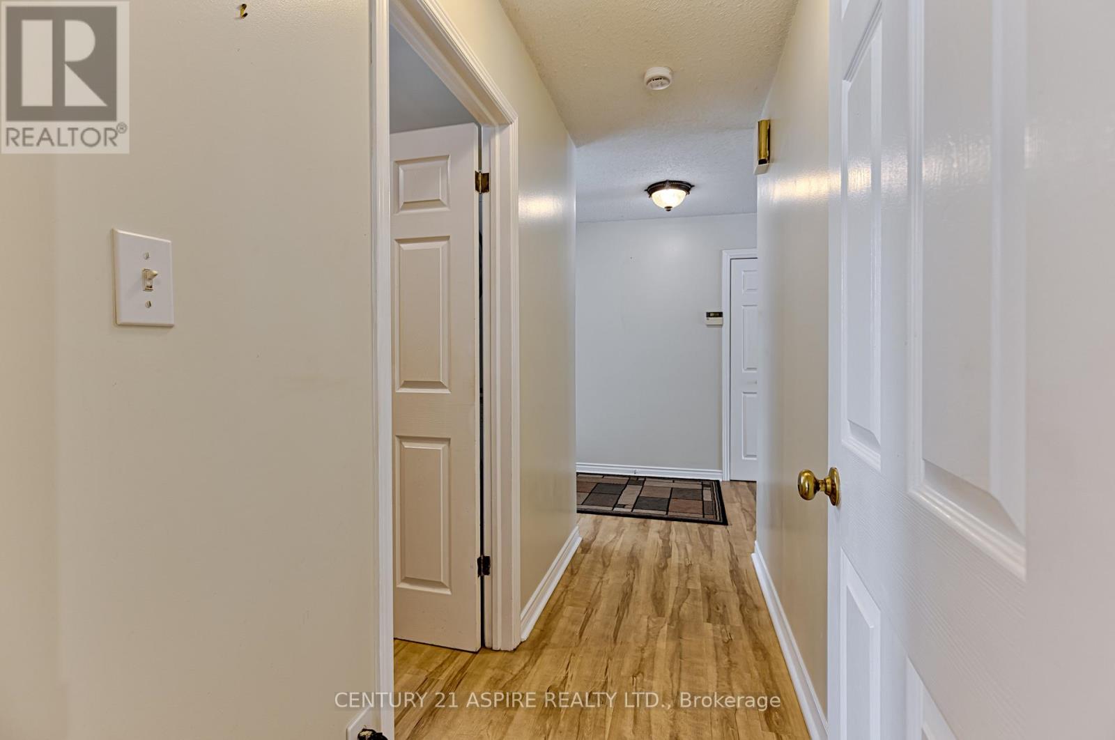 32 Country Lane, Petawawa, Ontario K8H 3J9 - Photo 18 - X12962610