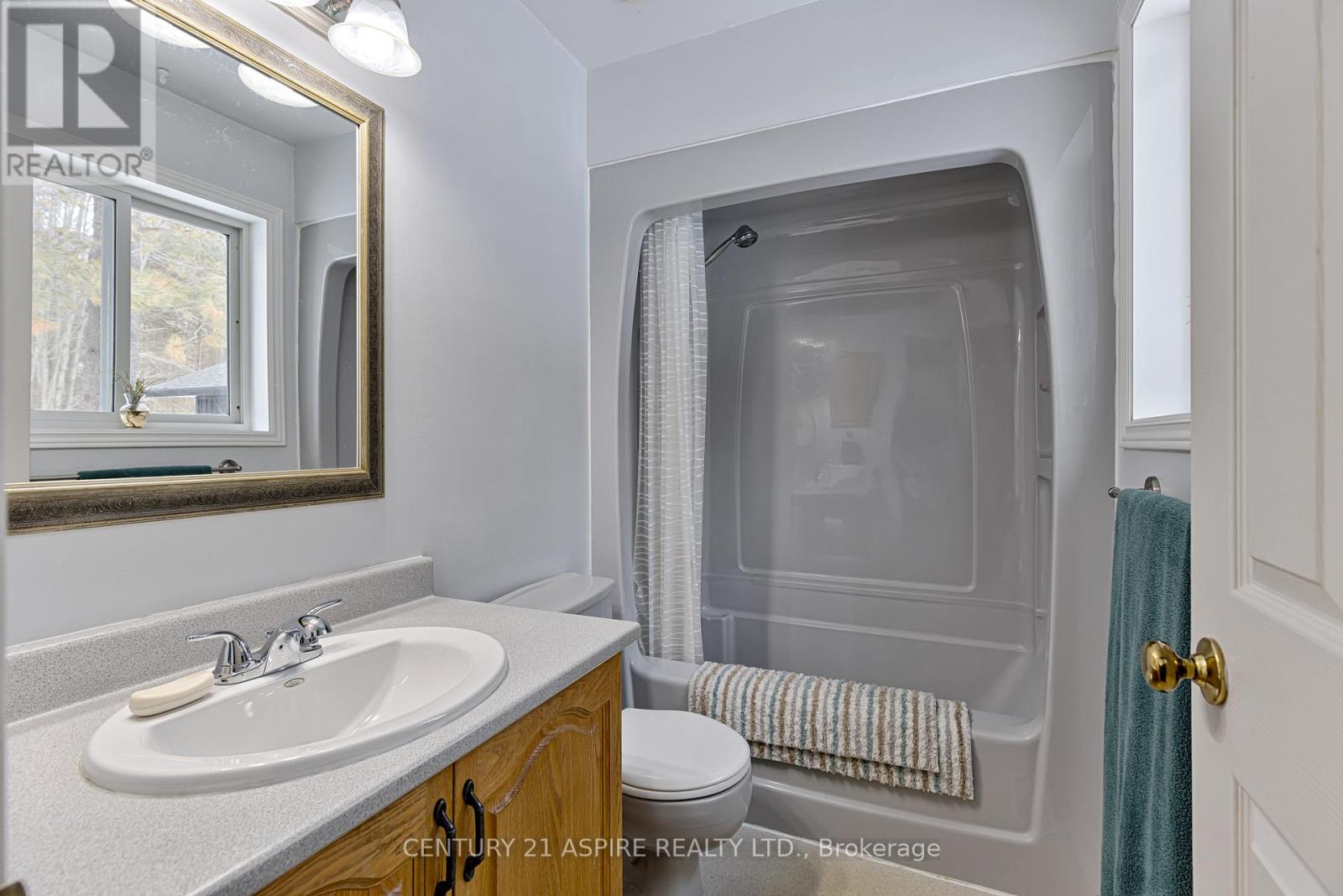 32 Country Lane, Petawawa, Ontario K8H 3J9 - Photo 21 - X12962610