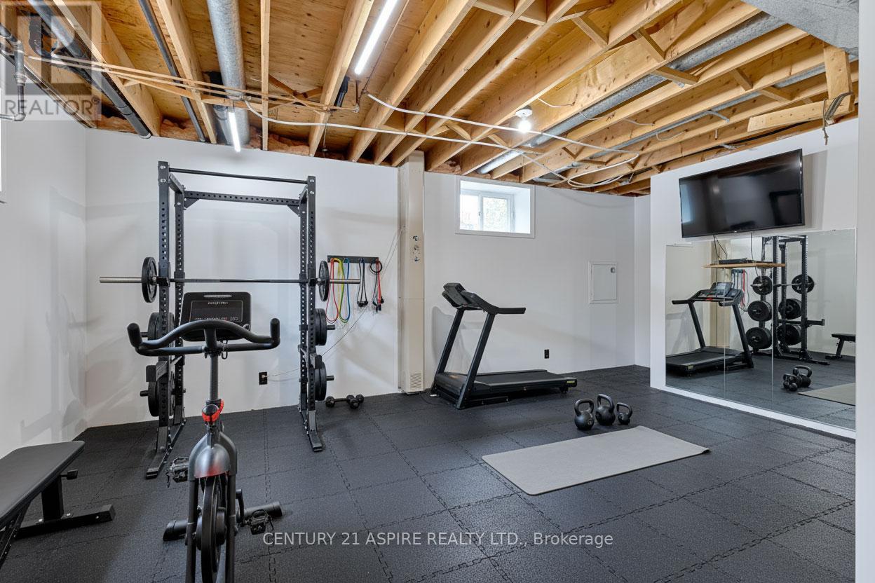 32 Country Lane, Petawawa, Ontario K8H 3J9 - Photo 27 - X12962610