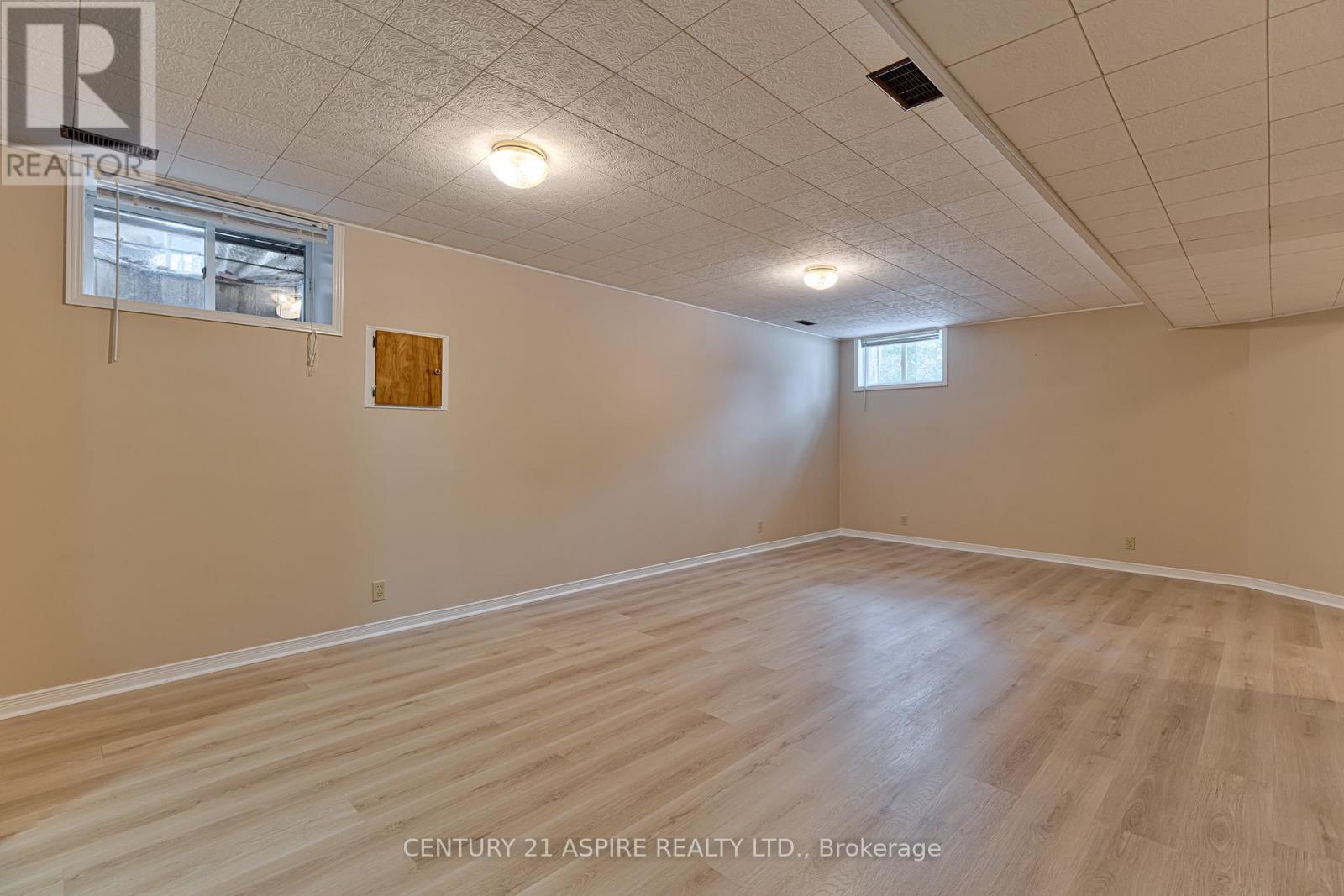 32 Country Lane, Petawawa, Ontario K8H 3J9 - Photo 29 - X12962610