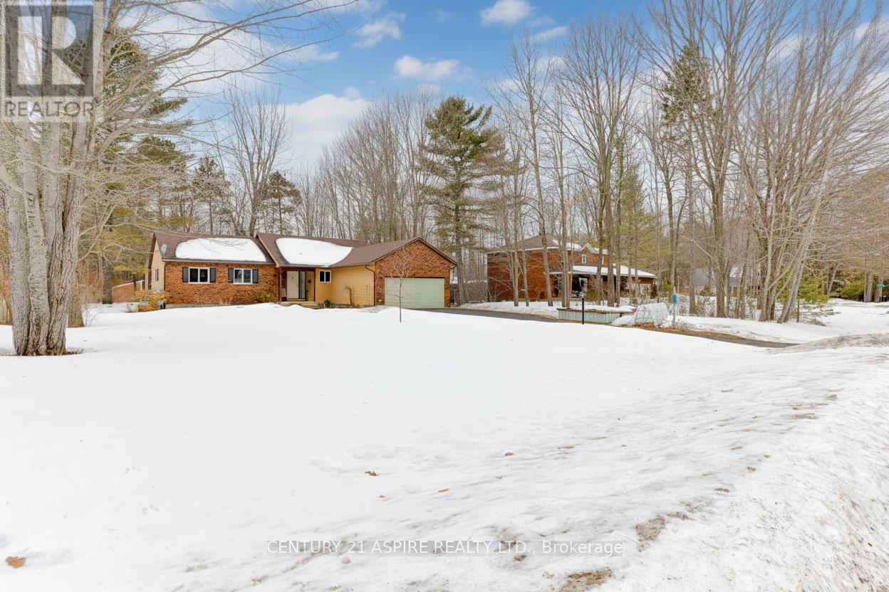 32 Country Lane, Petawawa, Ontario K8H 3J9 - Photo 3 - X12962610