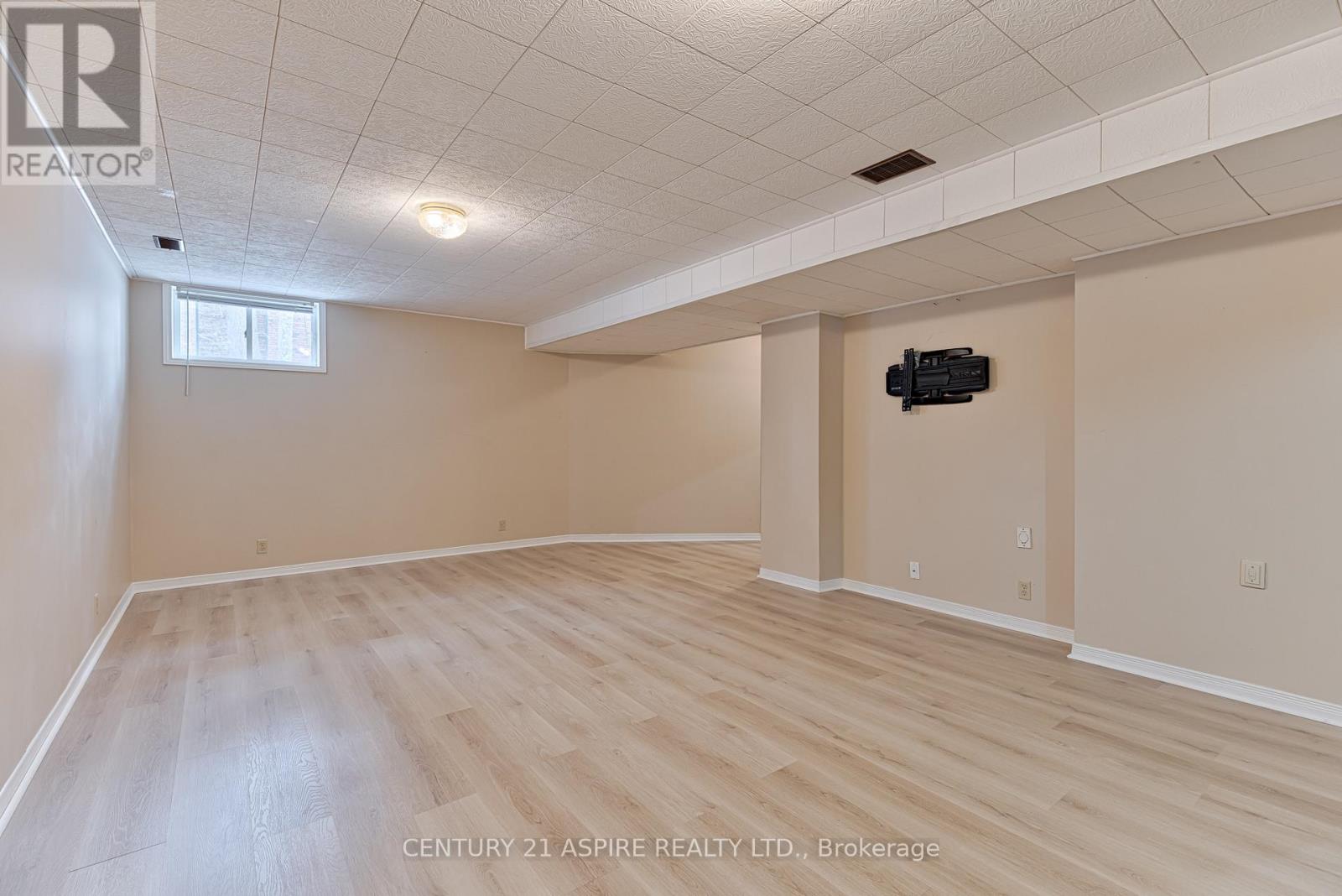 32 Country Lane, Petawawa, Ontario K8H 3J9 - Photo 30 - X12962610