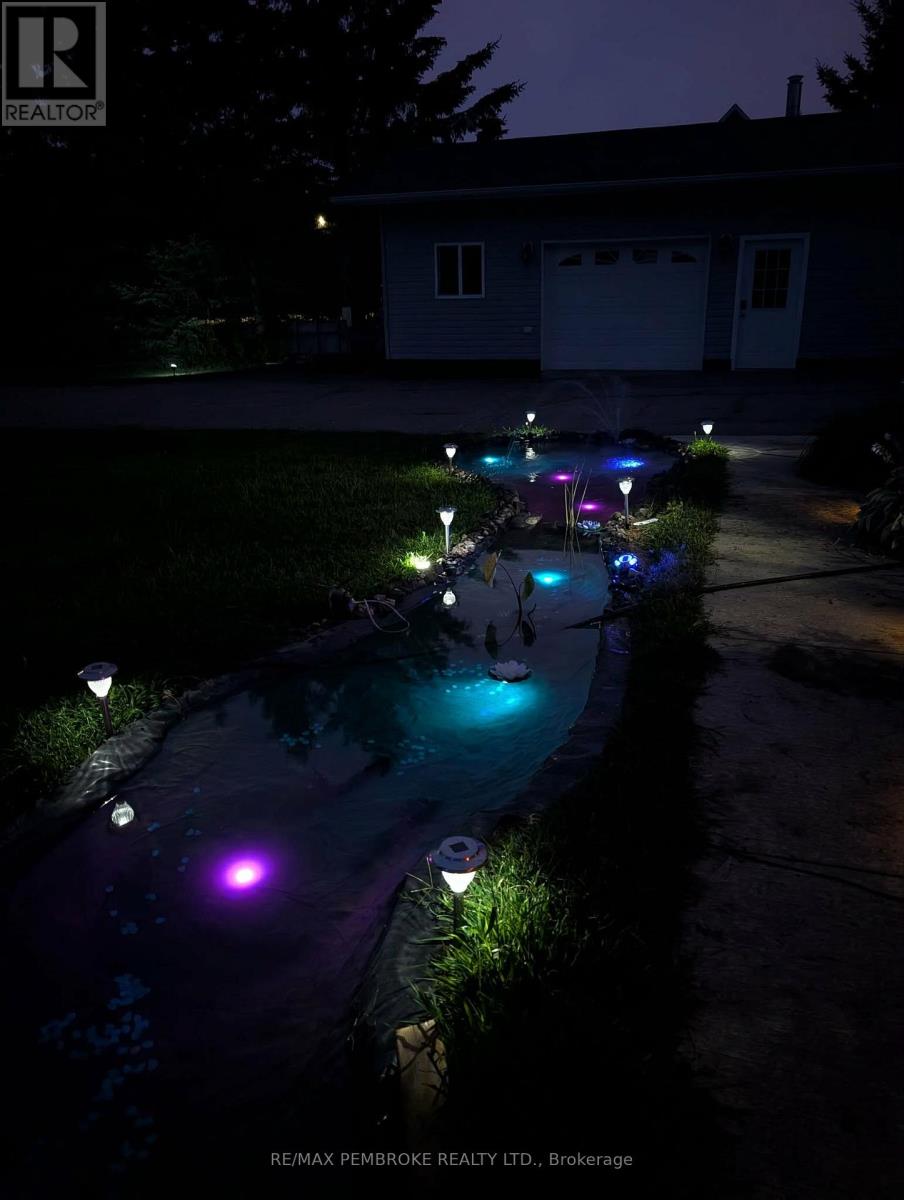 56 Robertson Drive, Whitewater Region, Ontario  K0J 1C0 - Photo 42 - X12962636