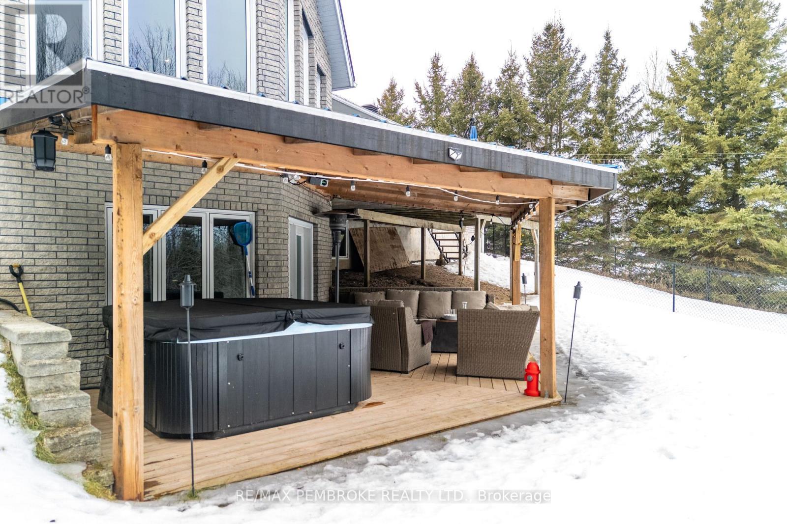 56 Robertson Drive, Whitewater Region, Ontario  K0J 1C0 - Photo 44 - X12962636