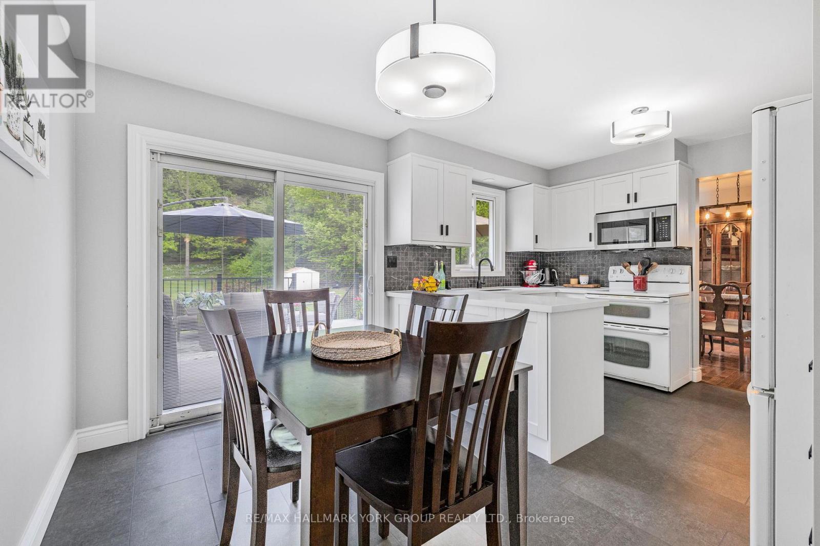 14 Anchor Court, East Gwillimbury, Ontario  L9N 1G1 - Photo 11 - N12803024