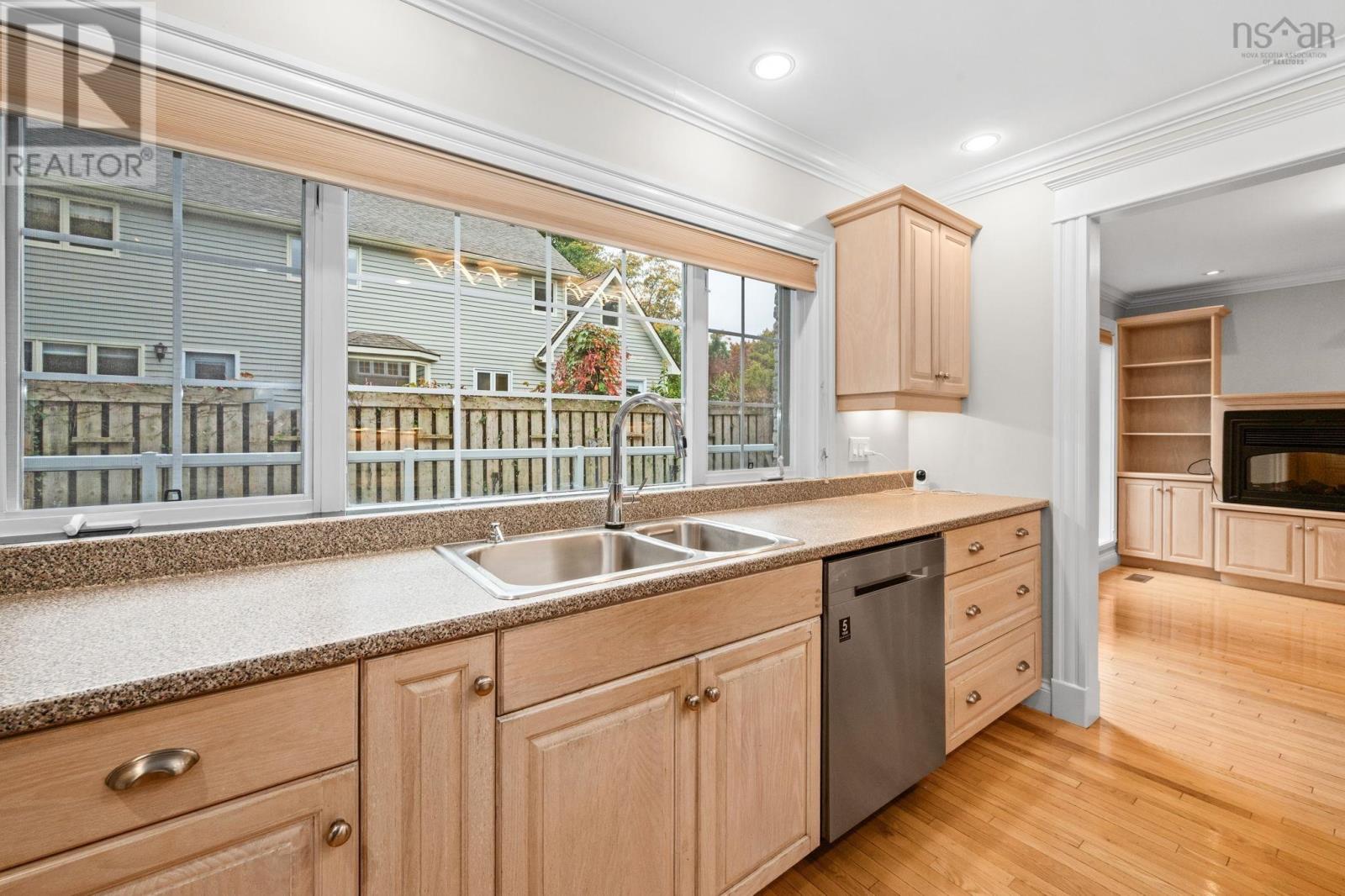 916 Young Avenue, Halifax, Nova Scotia  B3H 2W1 - Photo 7 - 202606396