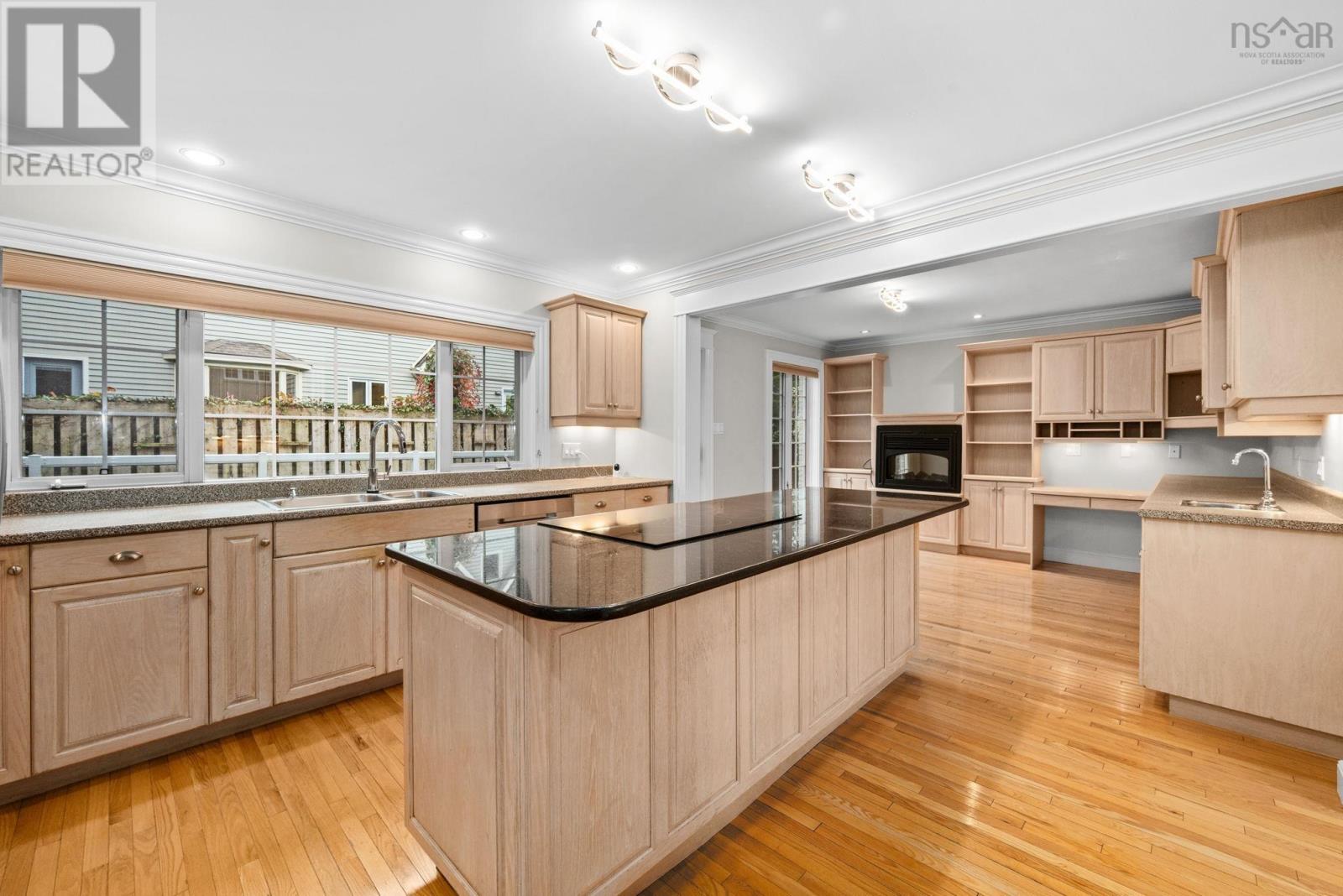 916 Young Avenue, Halifax, Nova Scotia  B3H 2W1 - Photo 9 - 202606396