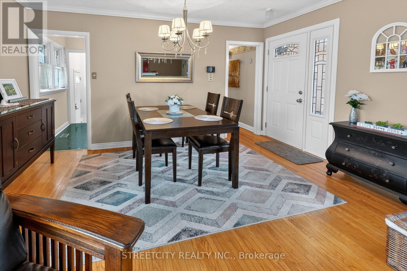 6 Montgomery Road, St. Thomas, Ontario  N5R 1S5 - Photo 12 - X12962668