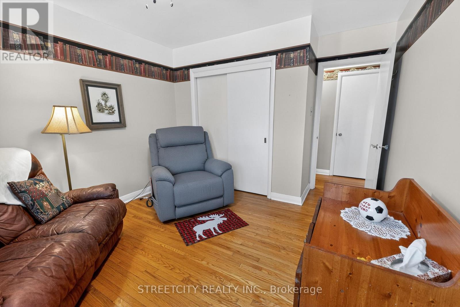 6 Montgomery Road, St. Thomas, Ontario  N5R 1S5 - Photo 18 - X12962668