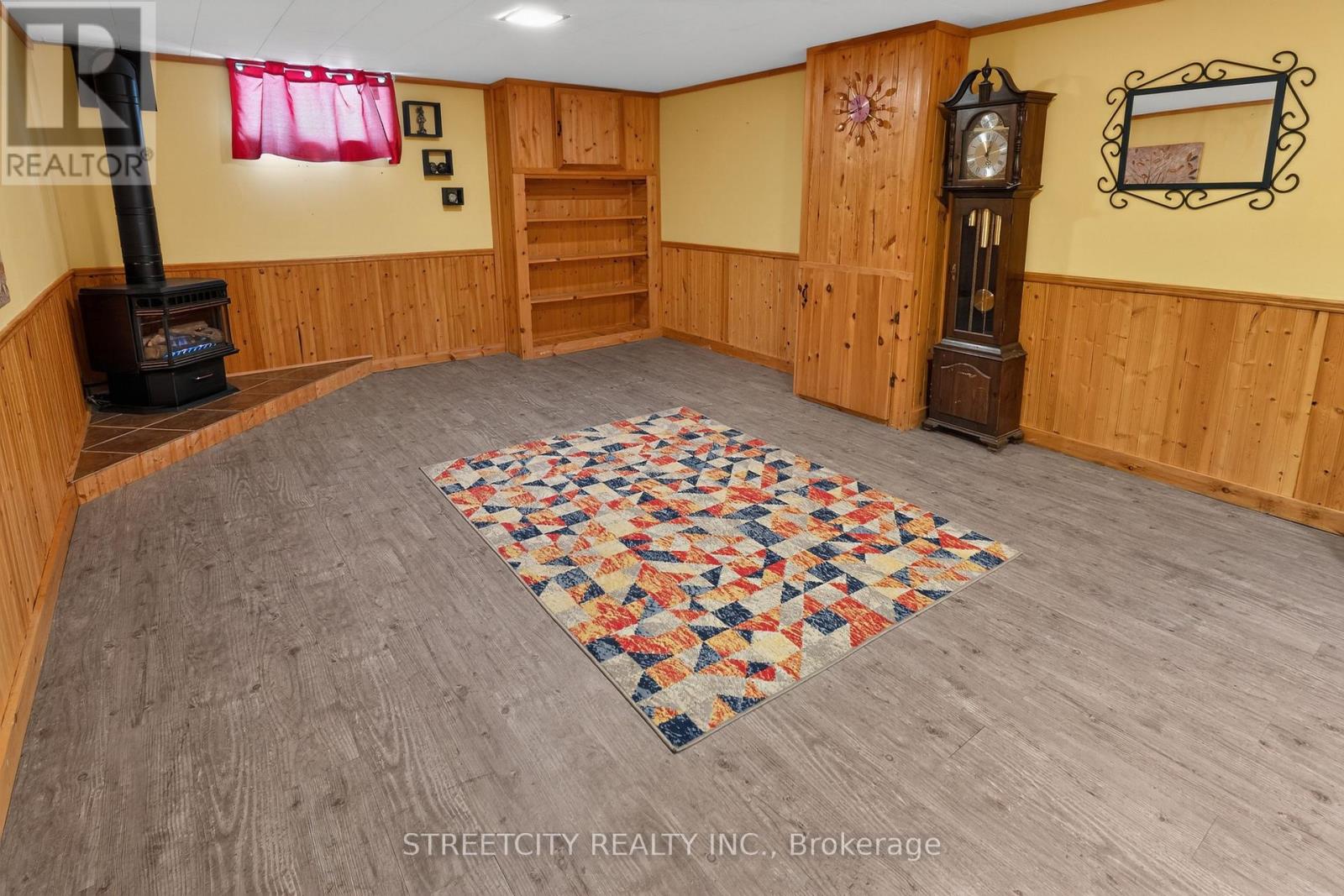 6 Montgomery Road, St. Thomas, Ontario  N5R 1S5 - Photo 25 - X12962668