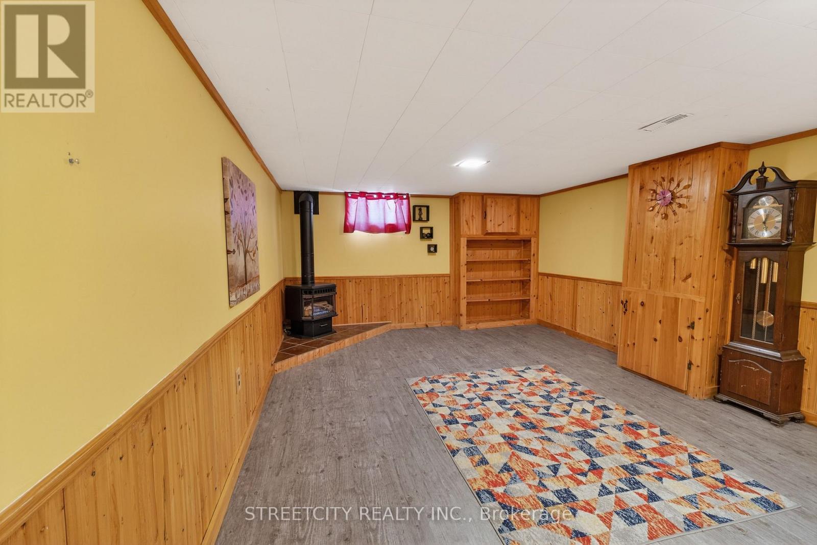 6 Montgomery Road, St. Thomas, Ontario  N5R 1S5 - Photo 27 - X12962668