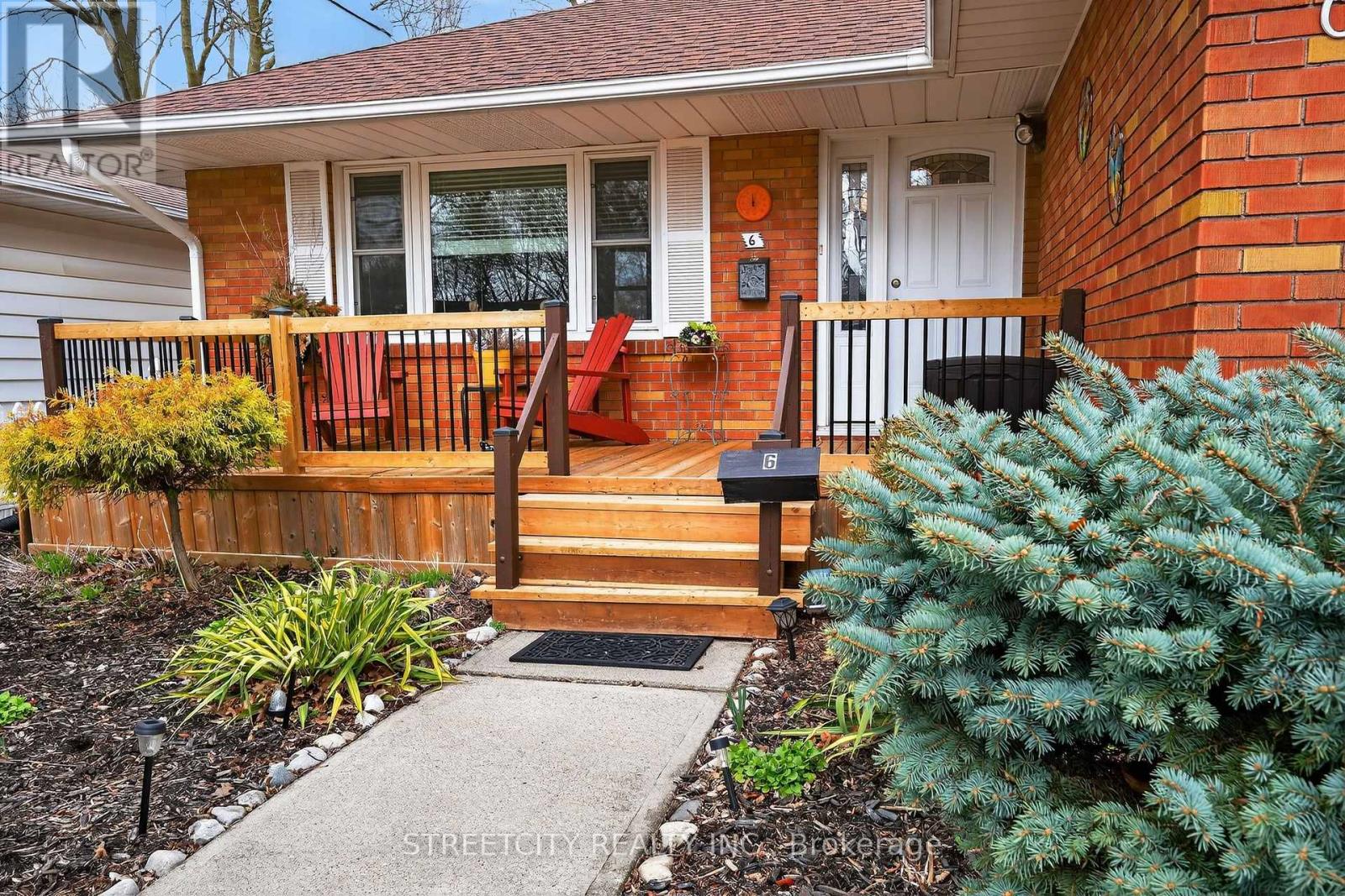 6 Montgomery Road, St. Thomas, Ontario  N5R 1S5 - Photo 3 - X12962668