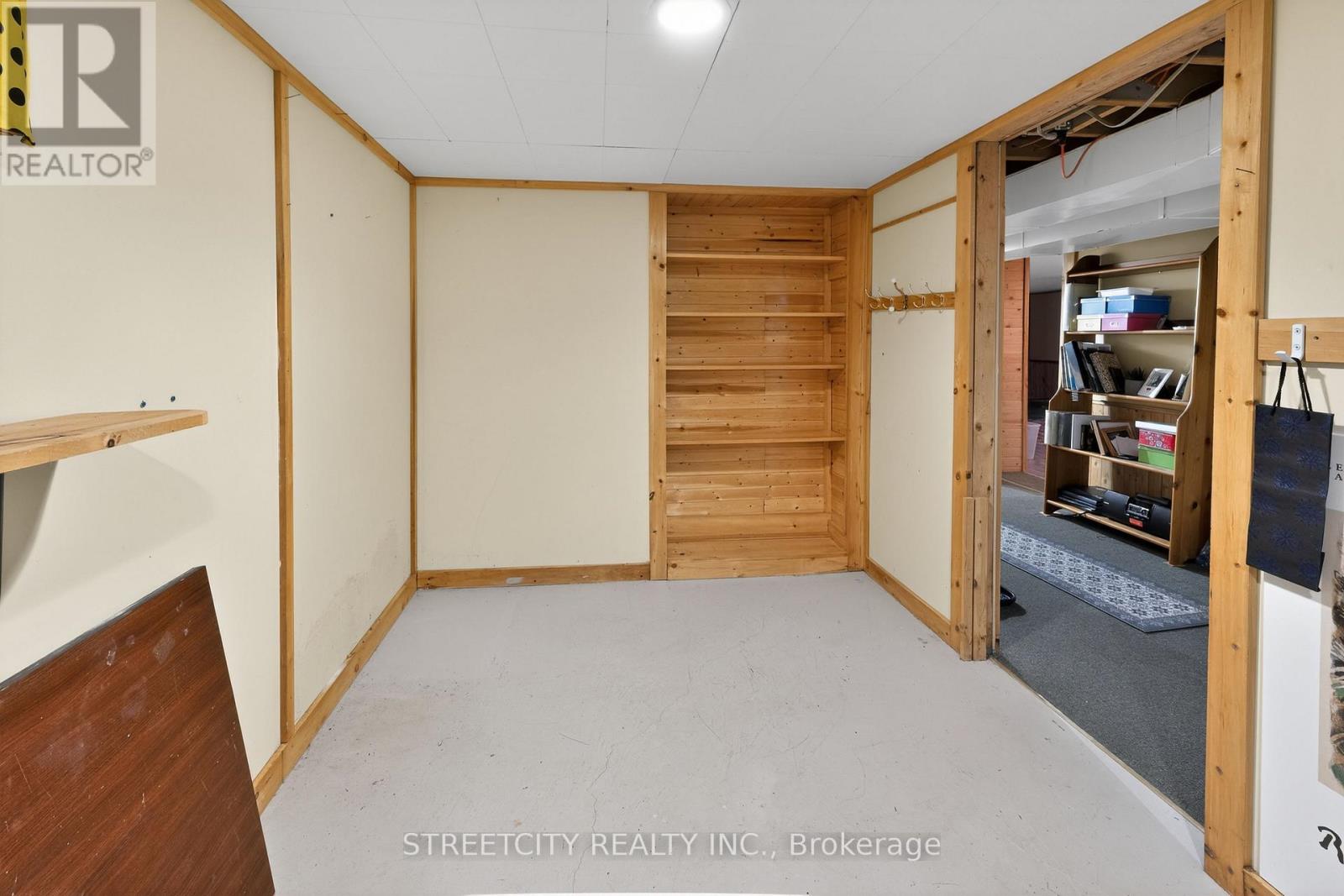 6 Montgomery Road, St. Thomas, Ontario  N5R 1S5 - Photo 31 - X12962668