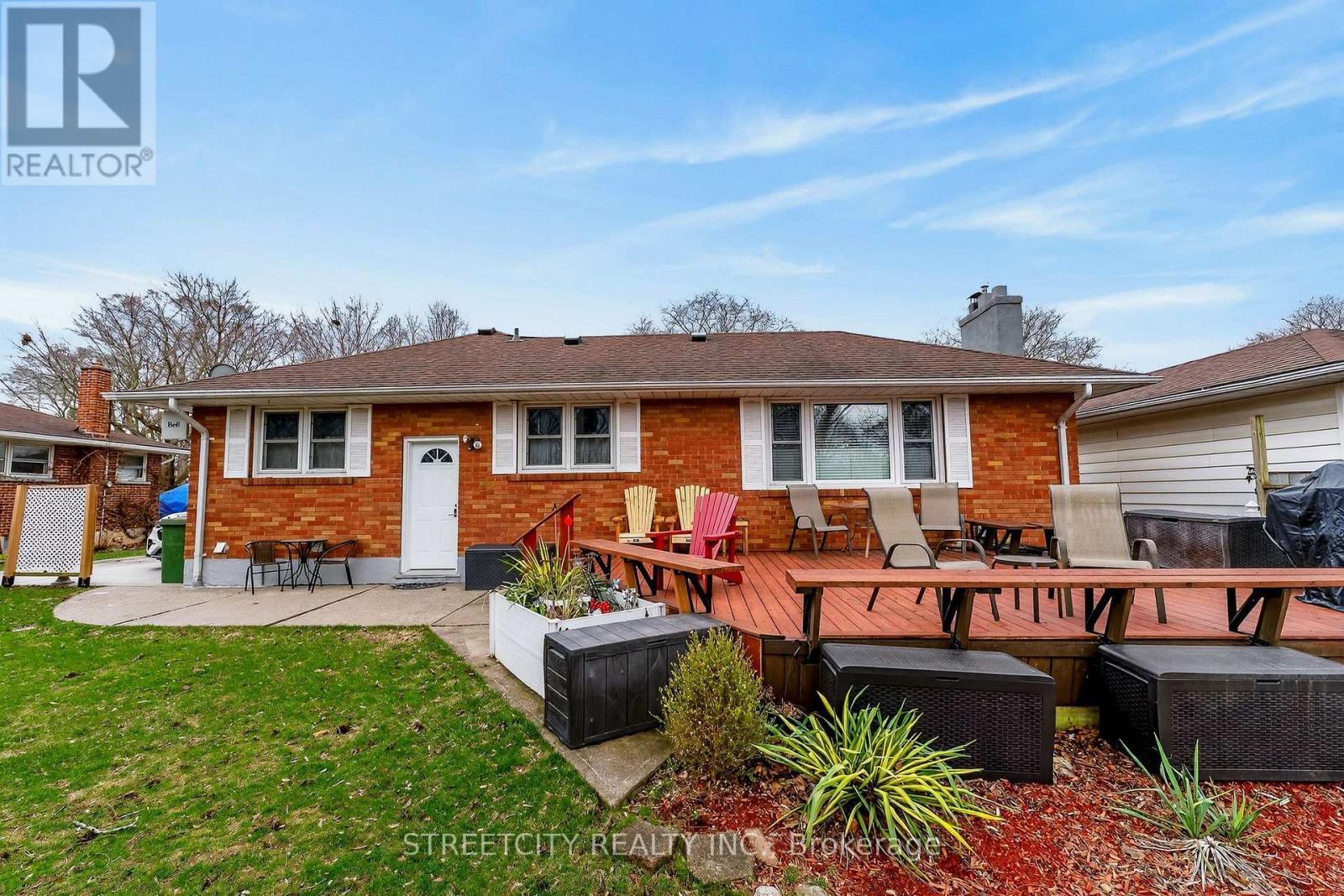 6 Montgomery Road, St. Thomas, Ontario  N5R 1S5 - Photo 41 - X12962668