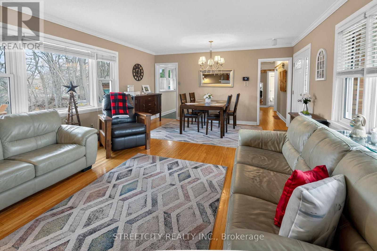 6 Montgomery Road, St. Thomas, Ontario  N5R 1S5 - Photo 8 - X12962668