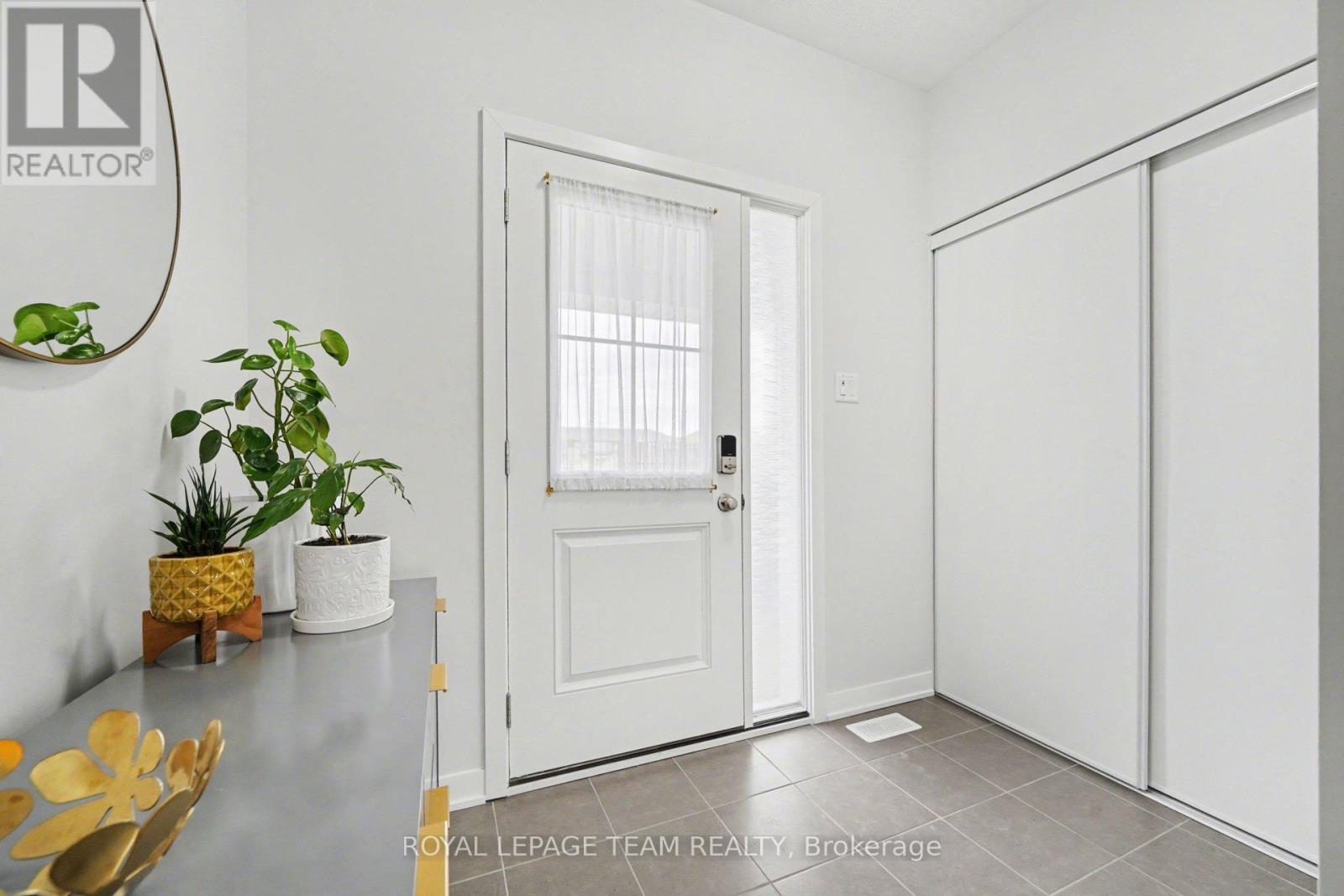 604 Keatons Way, North Grenville, Ontario  K0G 1J0 - Photo 4 - X12962608